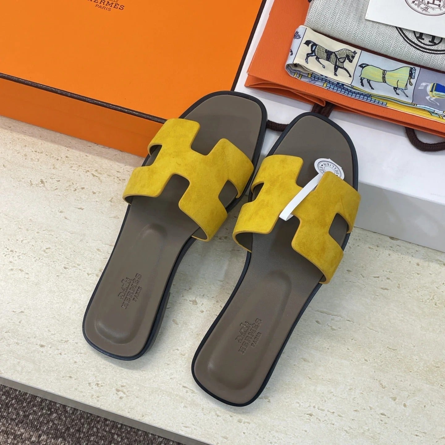 HM 26ss Oran Sandals Brown Yellow Suede Cowhide 607209