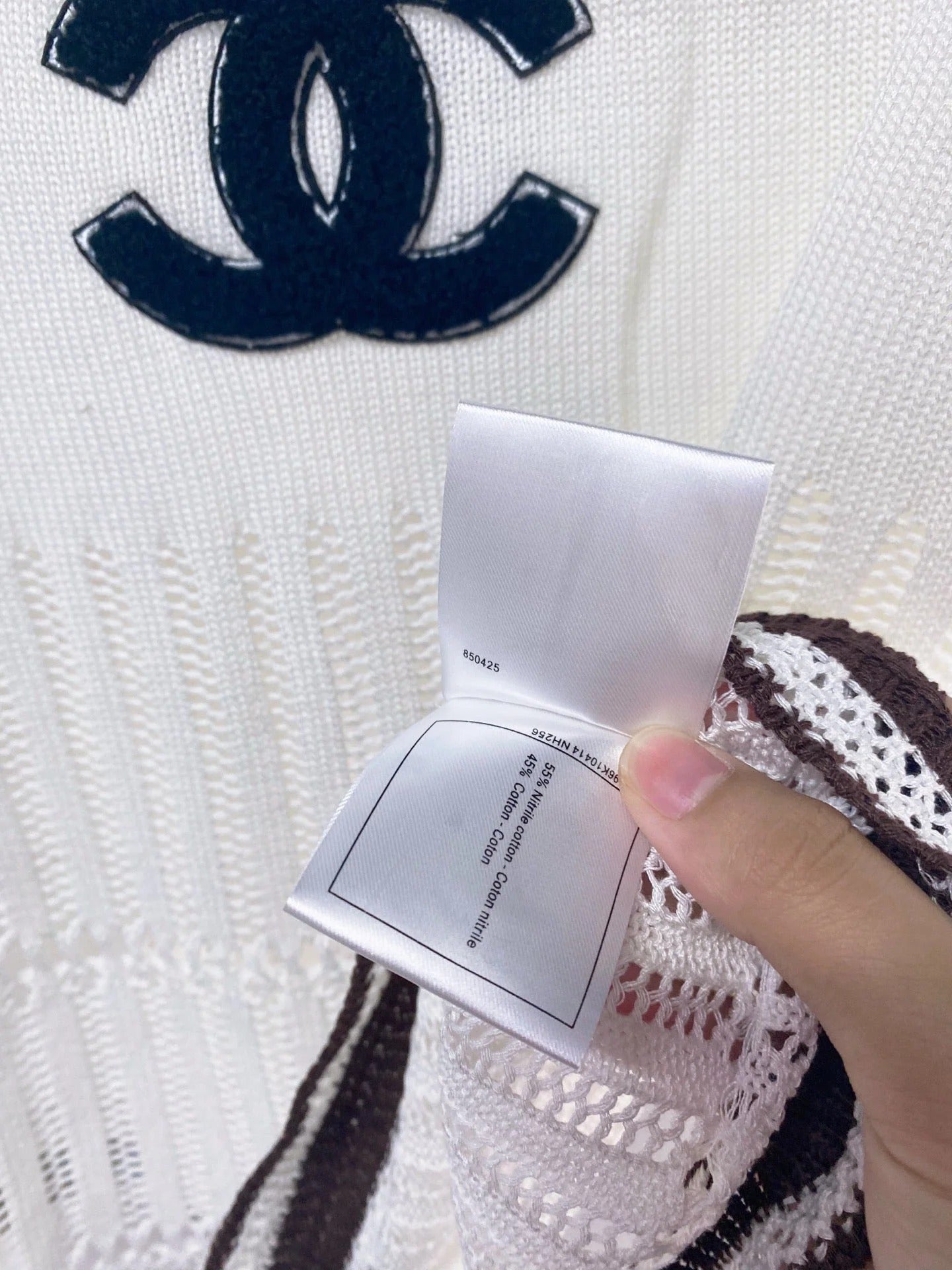 Chanel 2026 Björn's Knit Vest White Logo CC Nitrile Cotton 471924