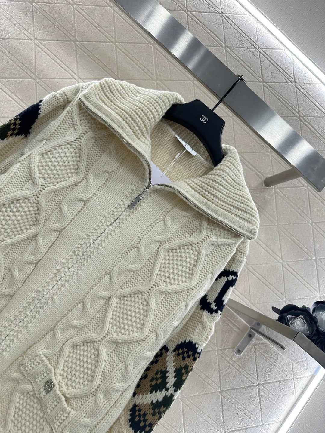 CHANEL 25S ZIPPERED CARDIGAN STYLE 115