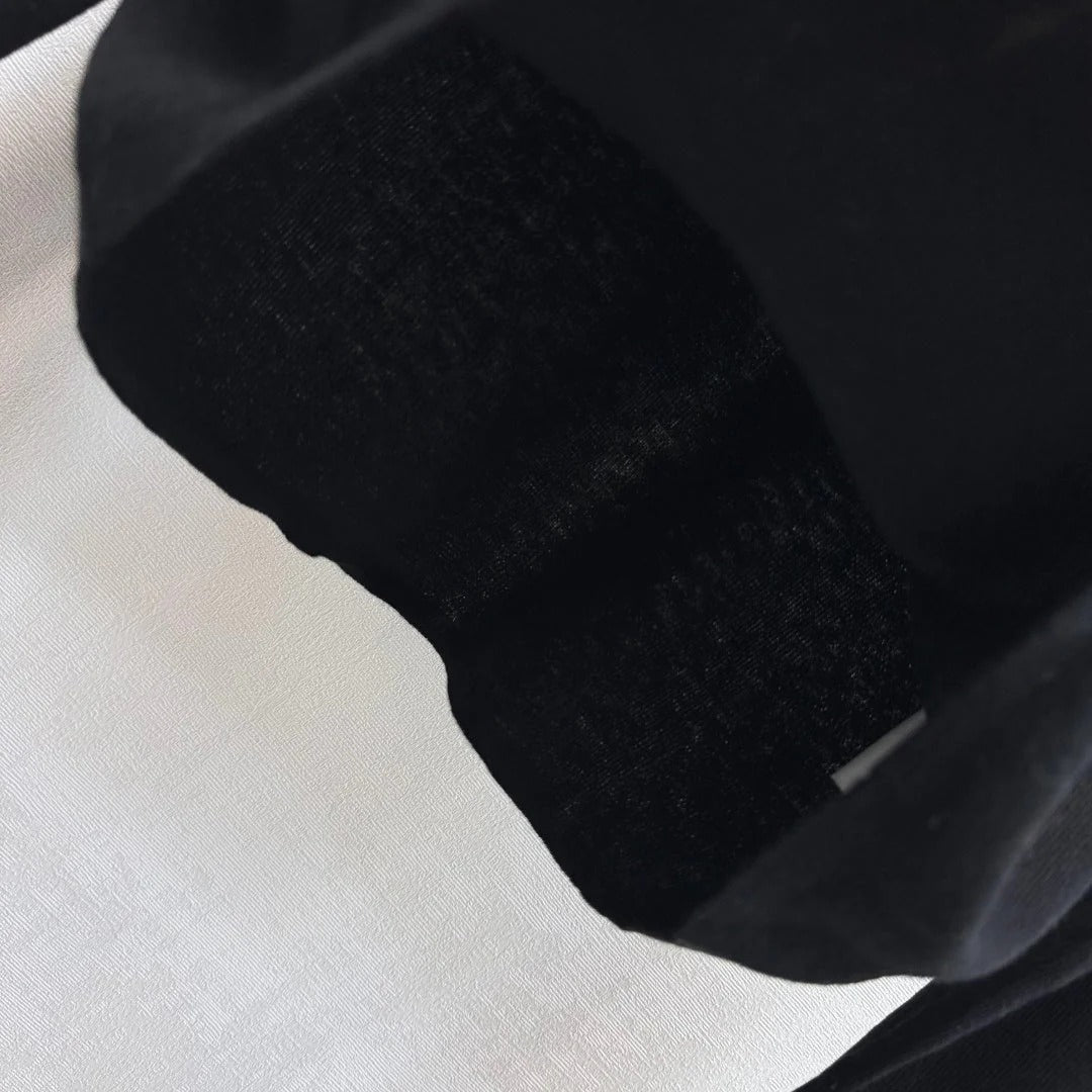 CHANEL 25S LIGHTWEIGHT KNIT SWEATER 606