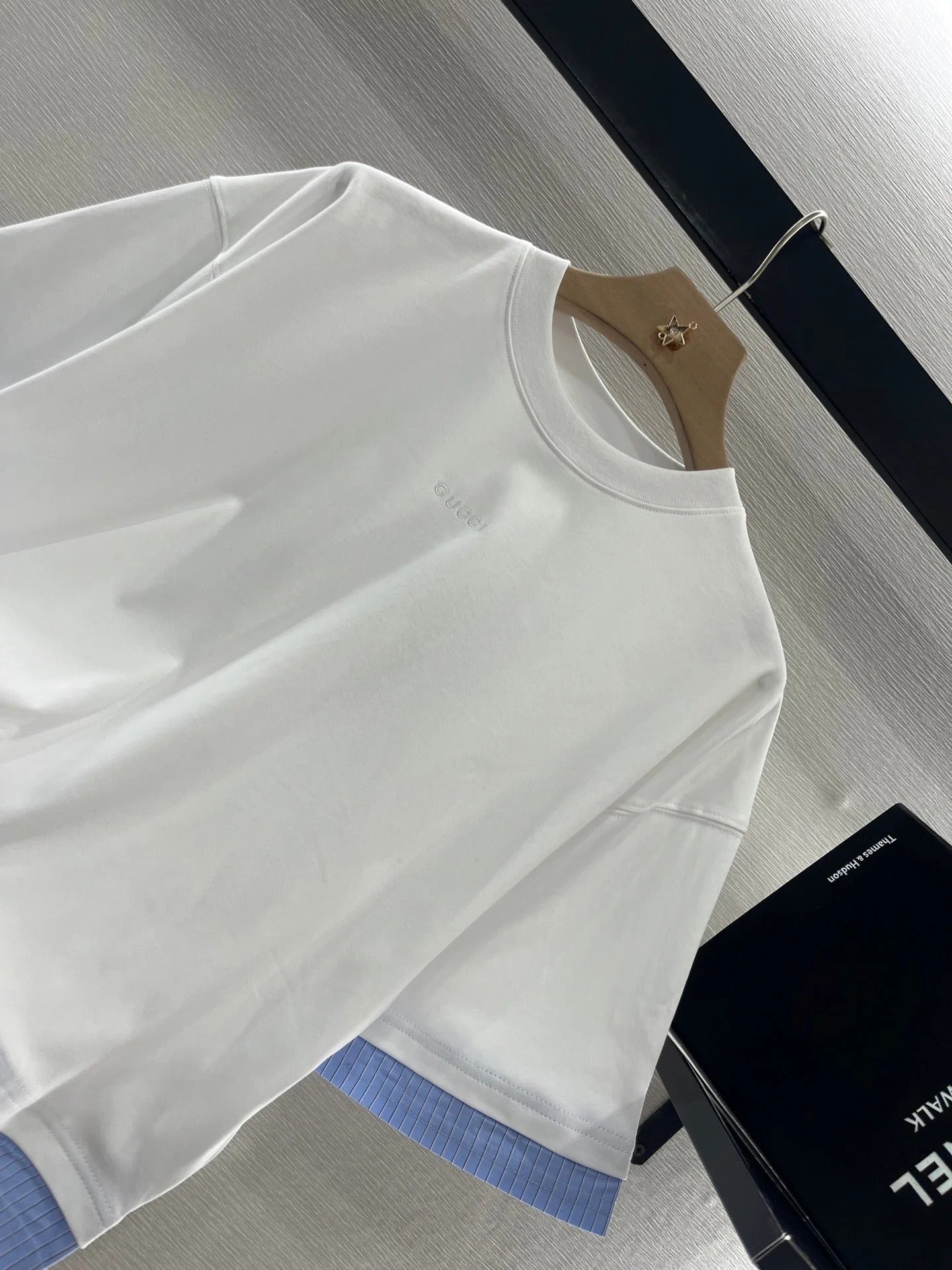 GUCCI SHORT-SLEEVE T-SHIRT WITH TRIM DETAIL 274640