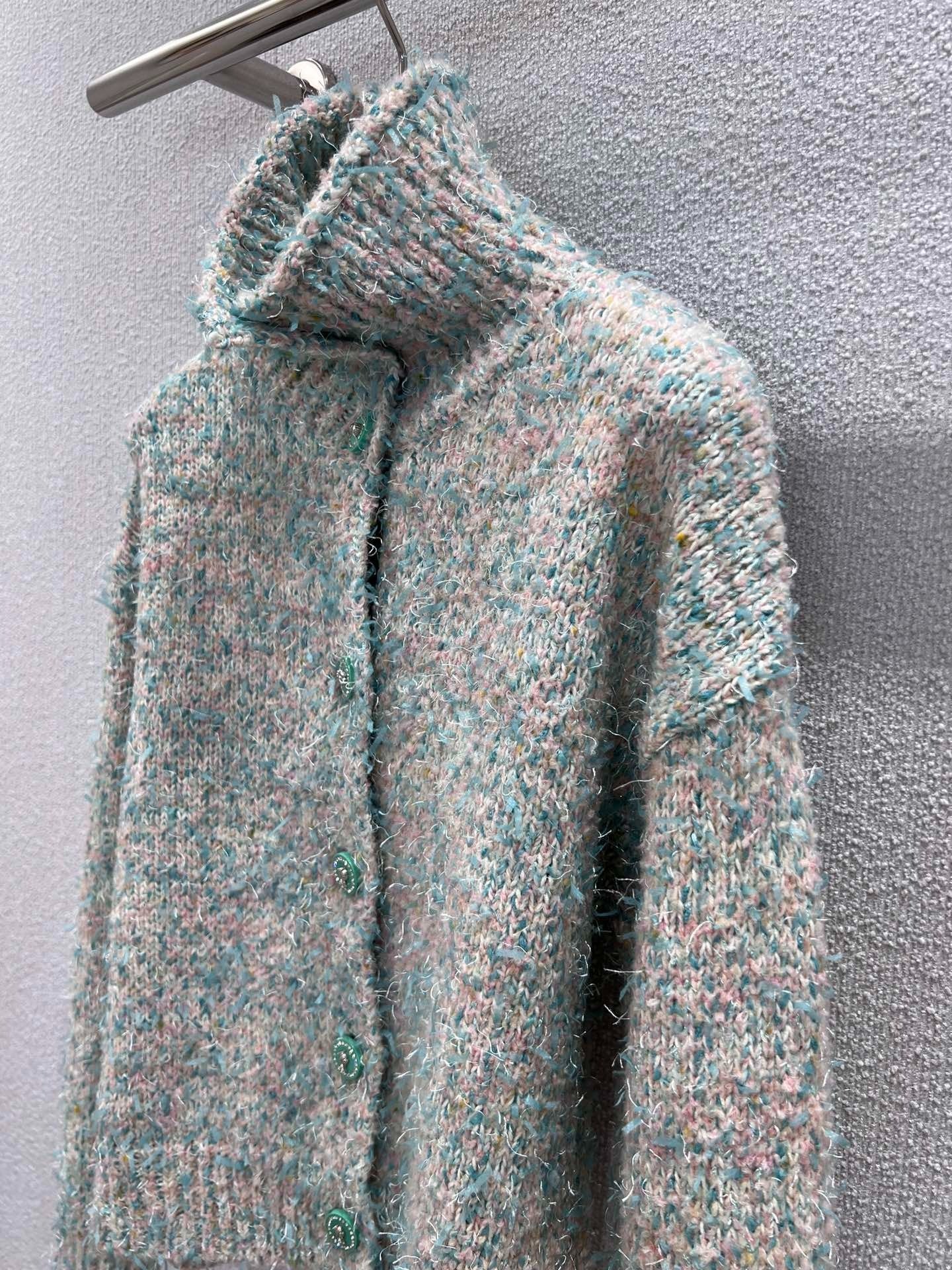 CHANEL 25S KNITTED CARDIGAN 233340
