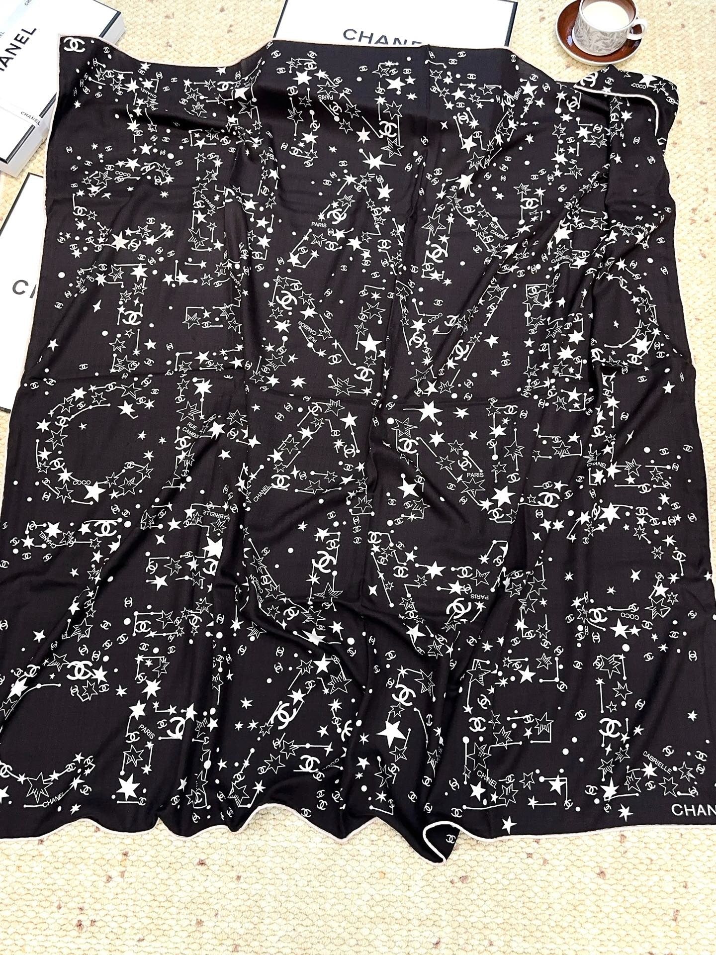 CHANEL 25S SCARF 140 CM IN CASHMERE SILK 943918