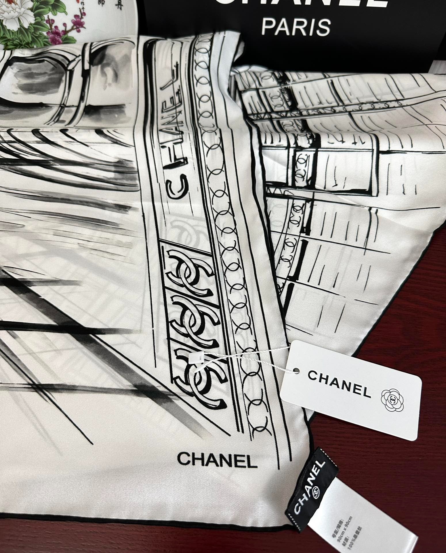 CHANEL 25S SCARF 90 IN SILK 001