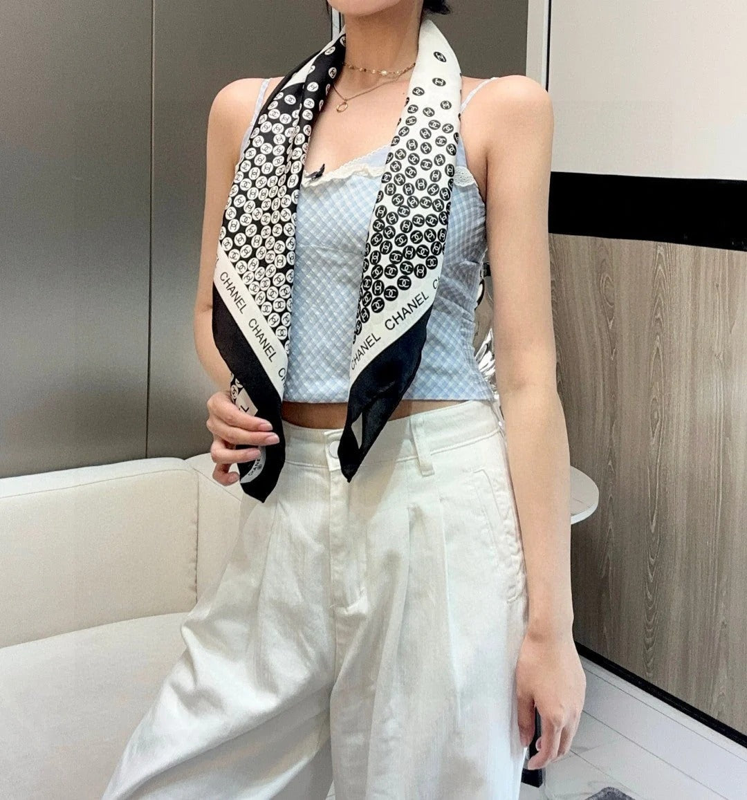 CHANEL 25S SCARF 90 IN SILK 732108