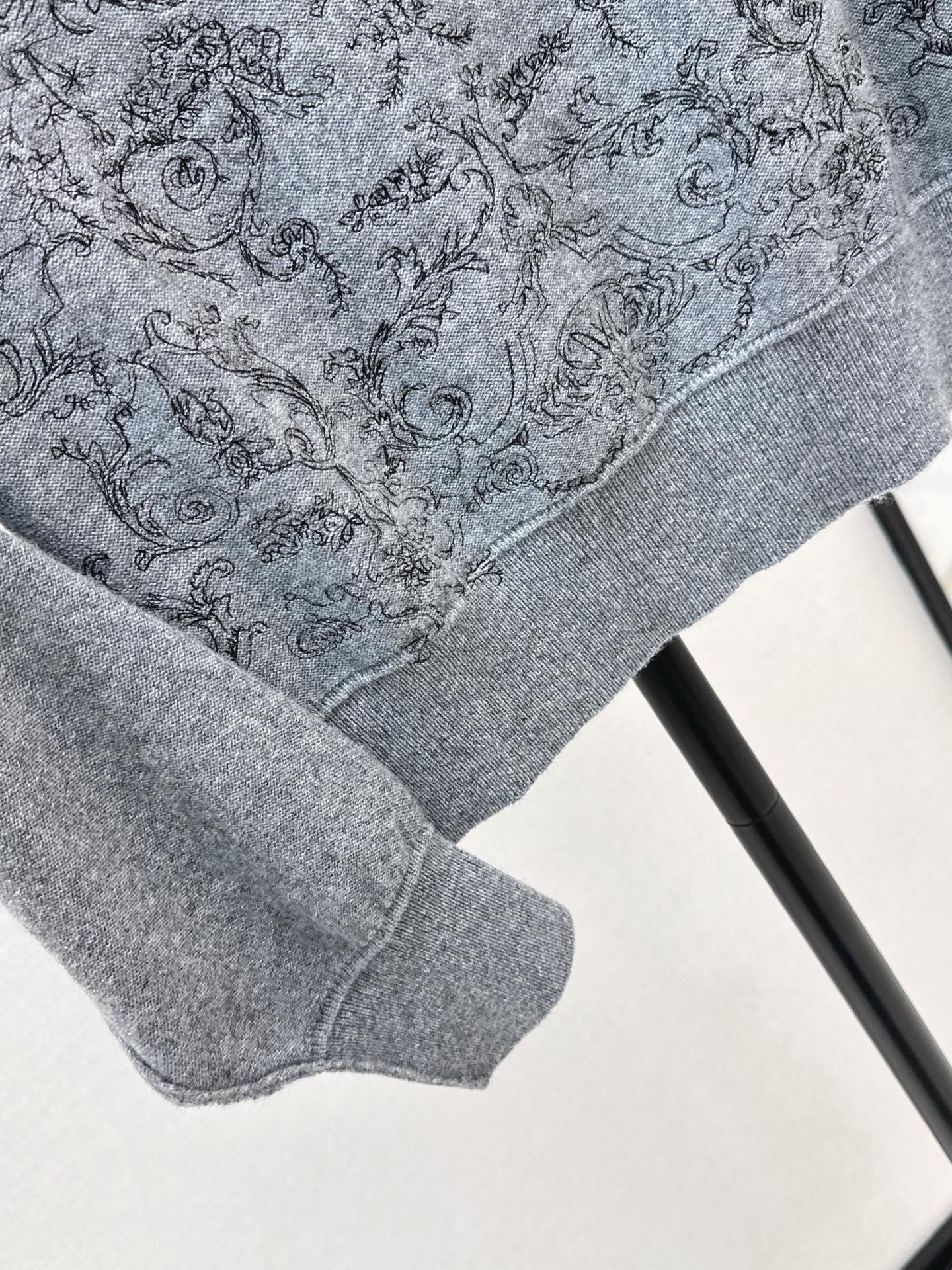 DIOR 25S FLORAL EMBROIDERED CASHMERE SWEATER 593