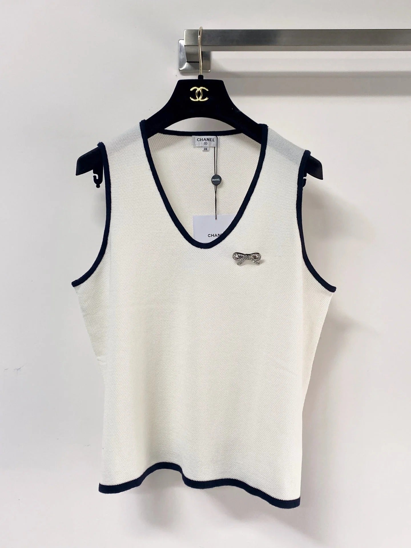 Chanel 2026 Knit Vest Bow Embellishments Laine Wool 471897