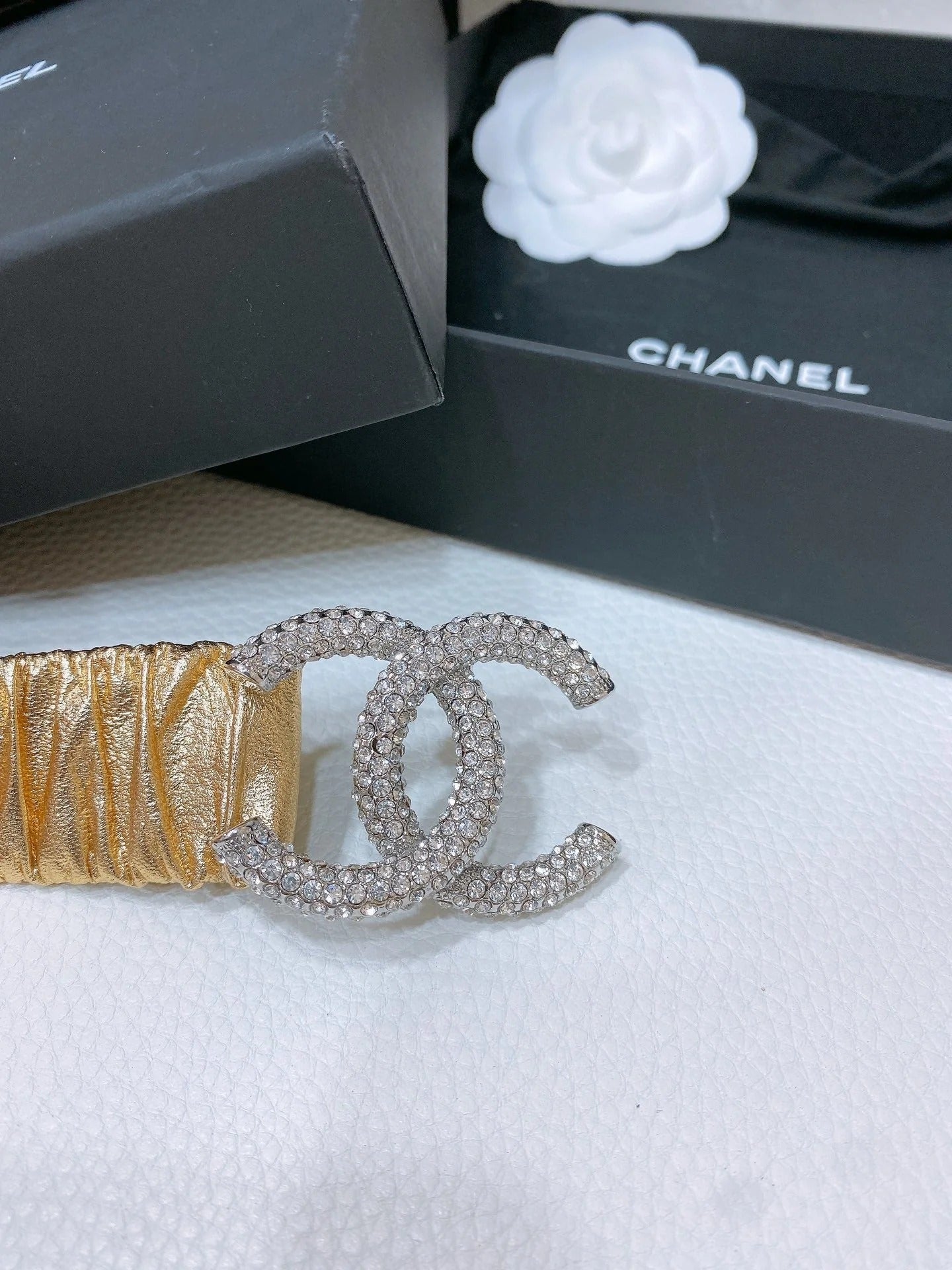 CC ELASTIC BELT 30MM IN GOLD CALFSKIN SILVER HARDWARE WITH RHINSTONES