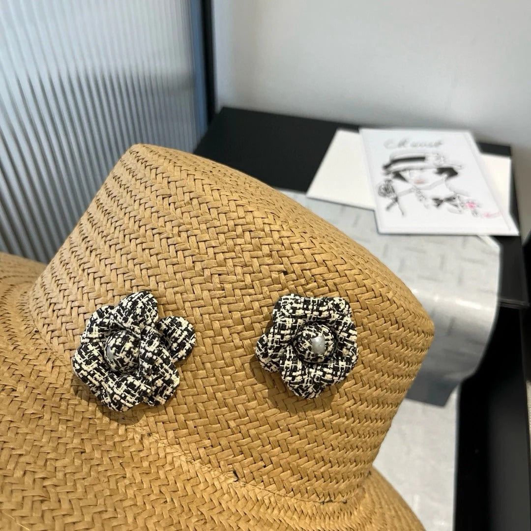 FLAT STRAW HAT BROWN FLOWER ATTACHMENT 673930