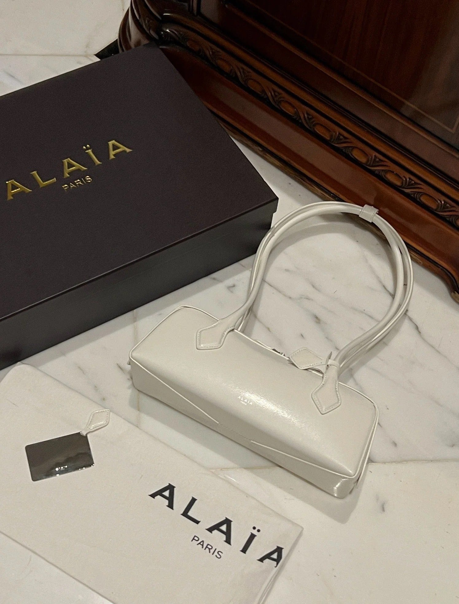 Alaia 2025 Le Teckel Bag 33cm White Lambskin