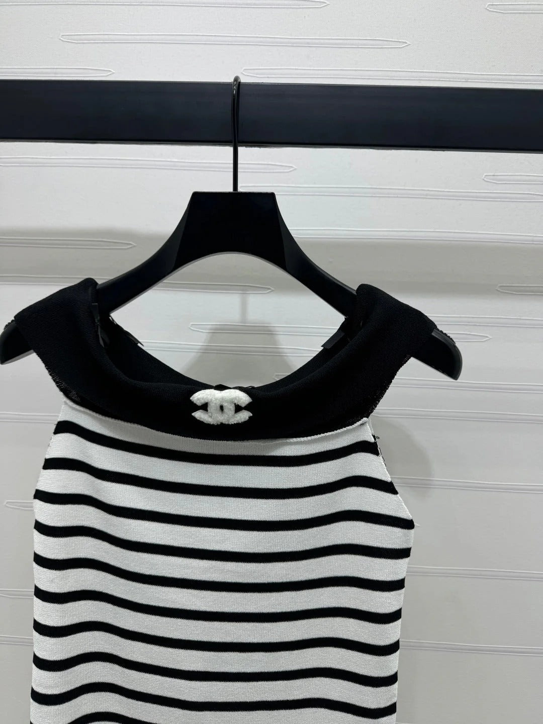 CHANEL CUT-OUT KNIT TOP 269503