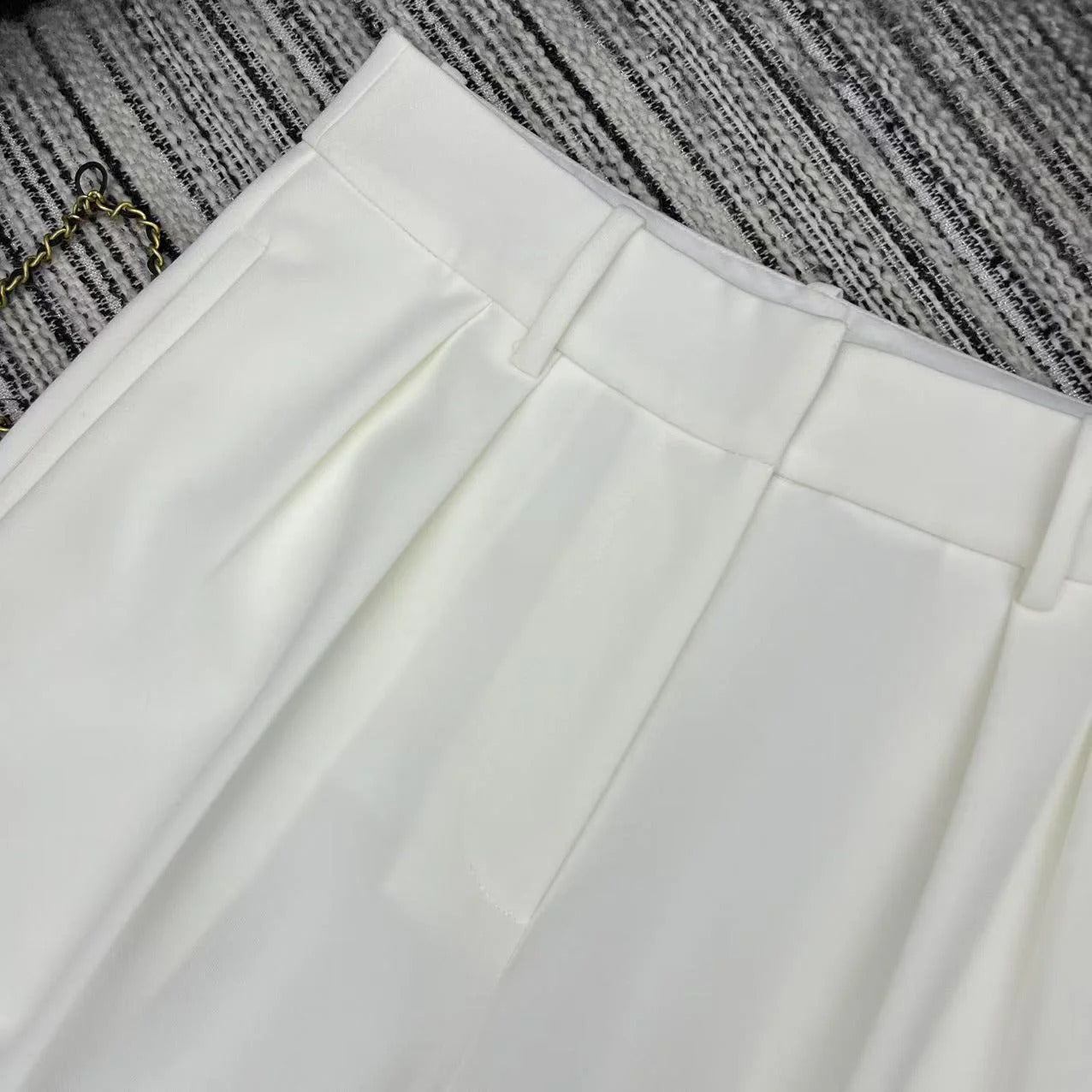 LOEWE STRAIGHT-LEG PANTS WITH EMBROIDERED LOGO 274391