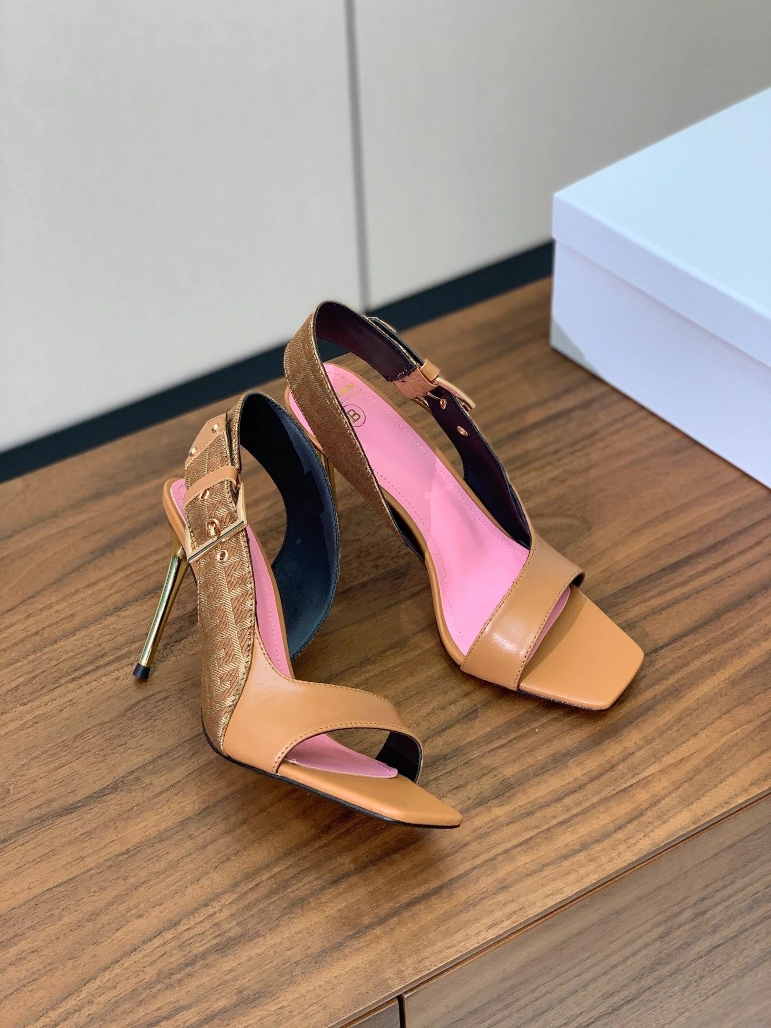 BALMAIN 25S JACQUARD KNIT SLINGBACK PUMPS 95MM IN BROWN AND PINK CALFSKIN