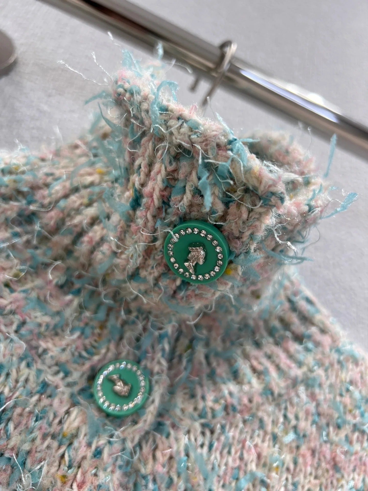 CHANEL 25S KNITTED CARDIGAN 233340