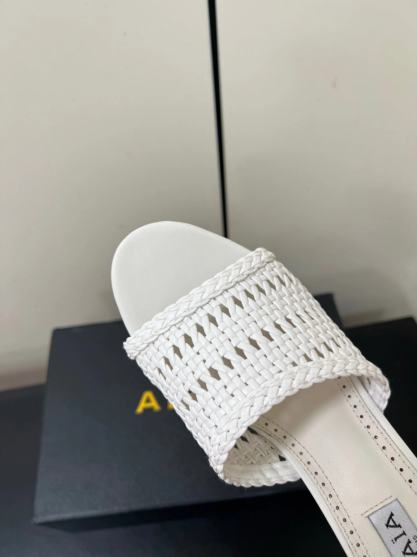 Alaia High Heel 25s 70 Mm In White Lambskin With Woven Pattern