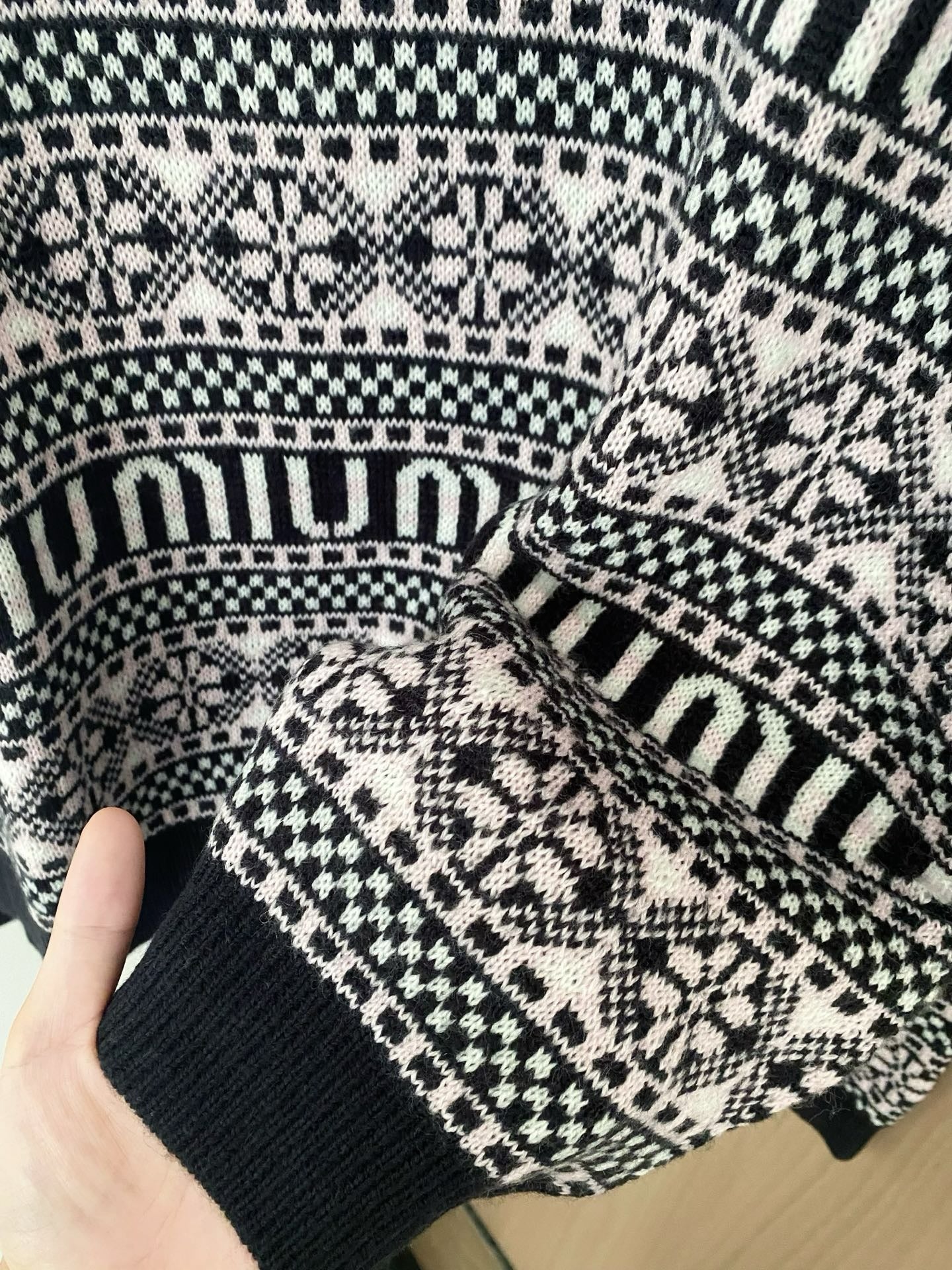 MIUMIU SWEATER STYLE 159