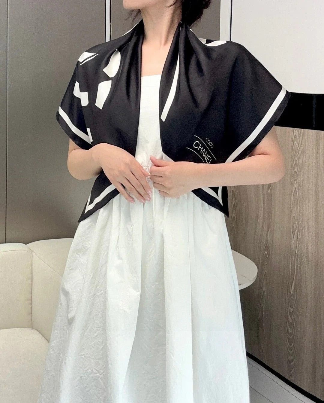 CHANEL 25S SCARF 90 IN SILK 732132