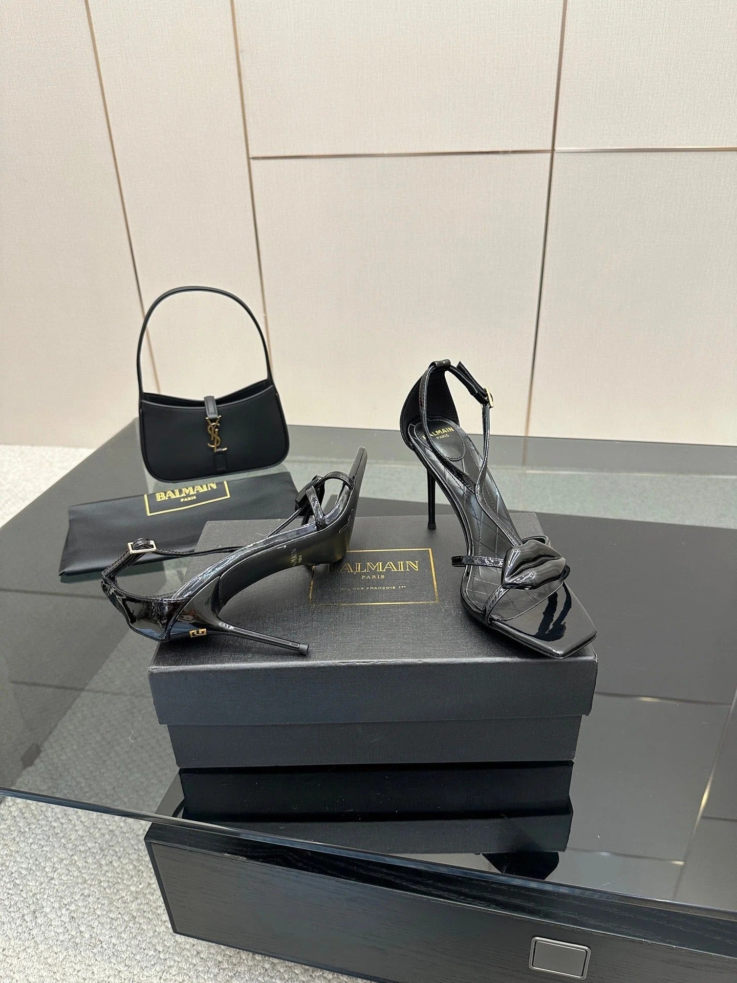 BALMAIN 25S LIPS SANDALS 10 IN BLACK SATIN