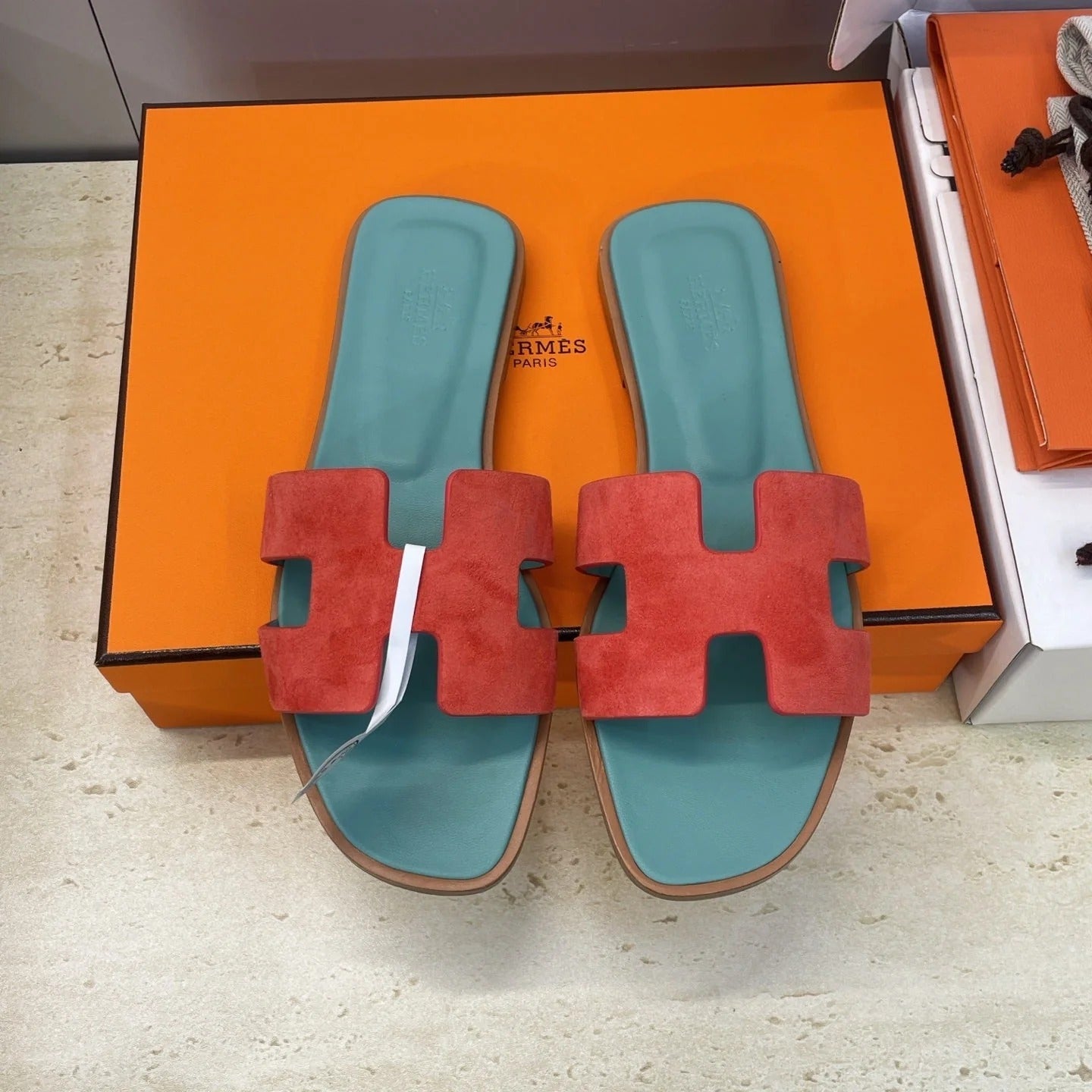 HM 26ss Oran Sandals Turquoise Red Suede Cowhide 607206