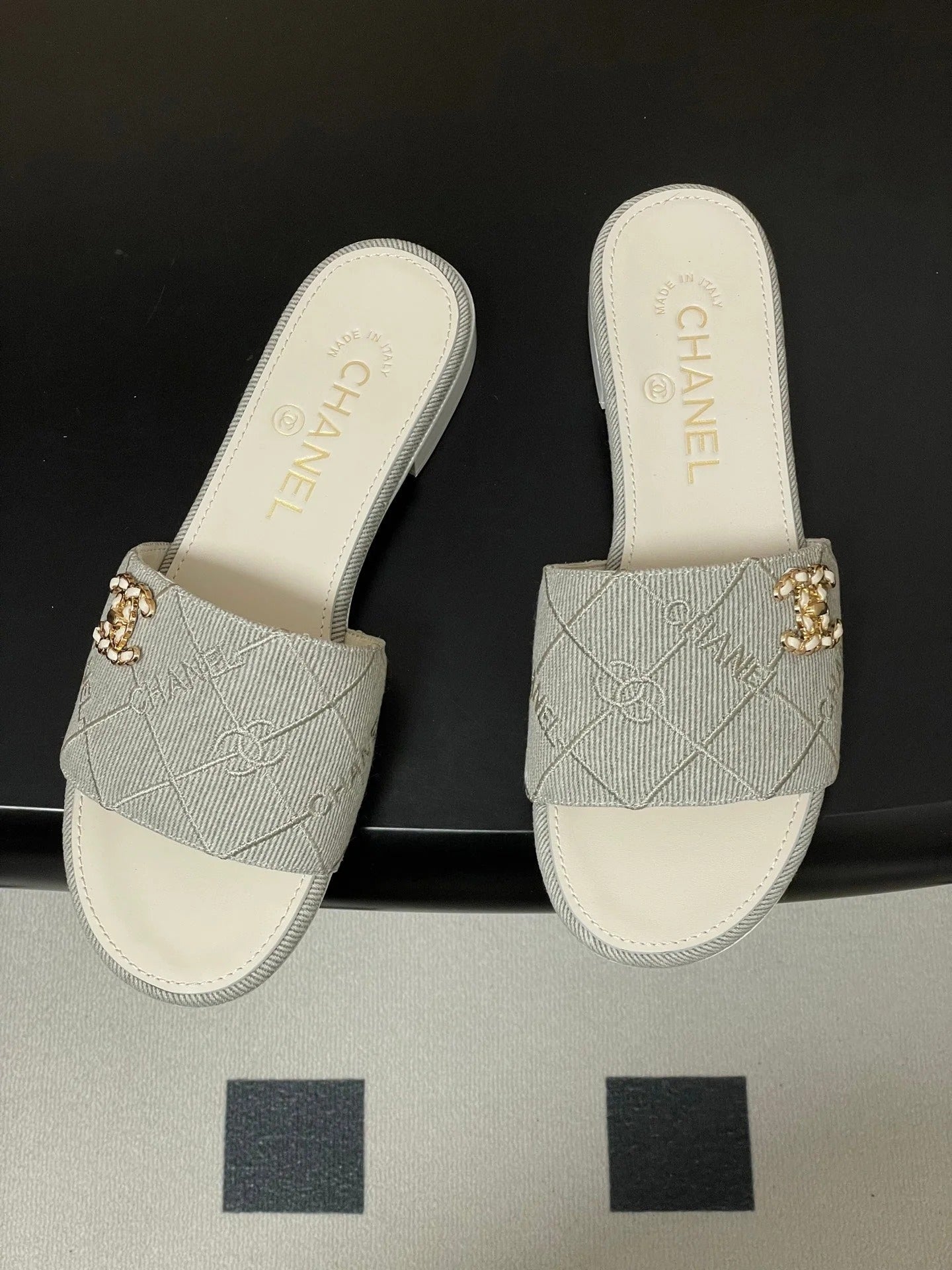 CC 26s Flat Sandals White Gray Canvas Sheepskin Double C 649507