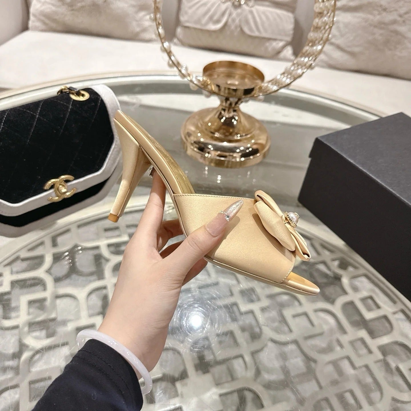 CC 26s Camellia High-Heeled Slippers Beige Gold Sheepskin 627026