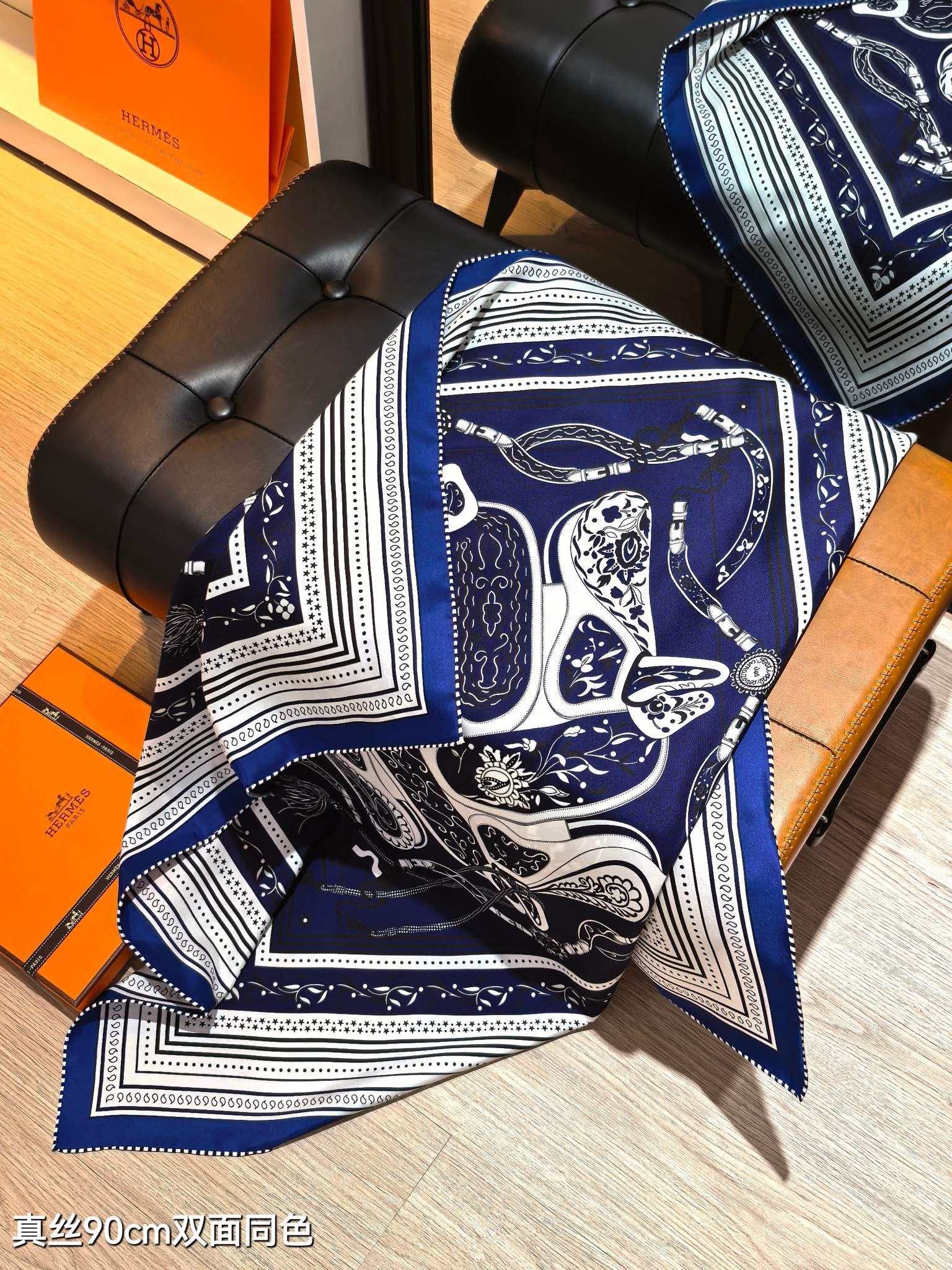 HM 26ss Amazon Scarf 90 Dark Blue White Twill Silk 132411