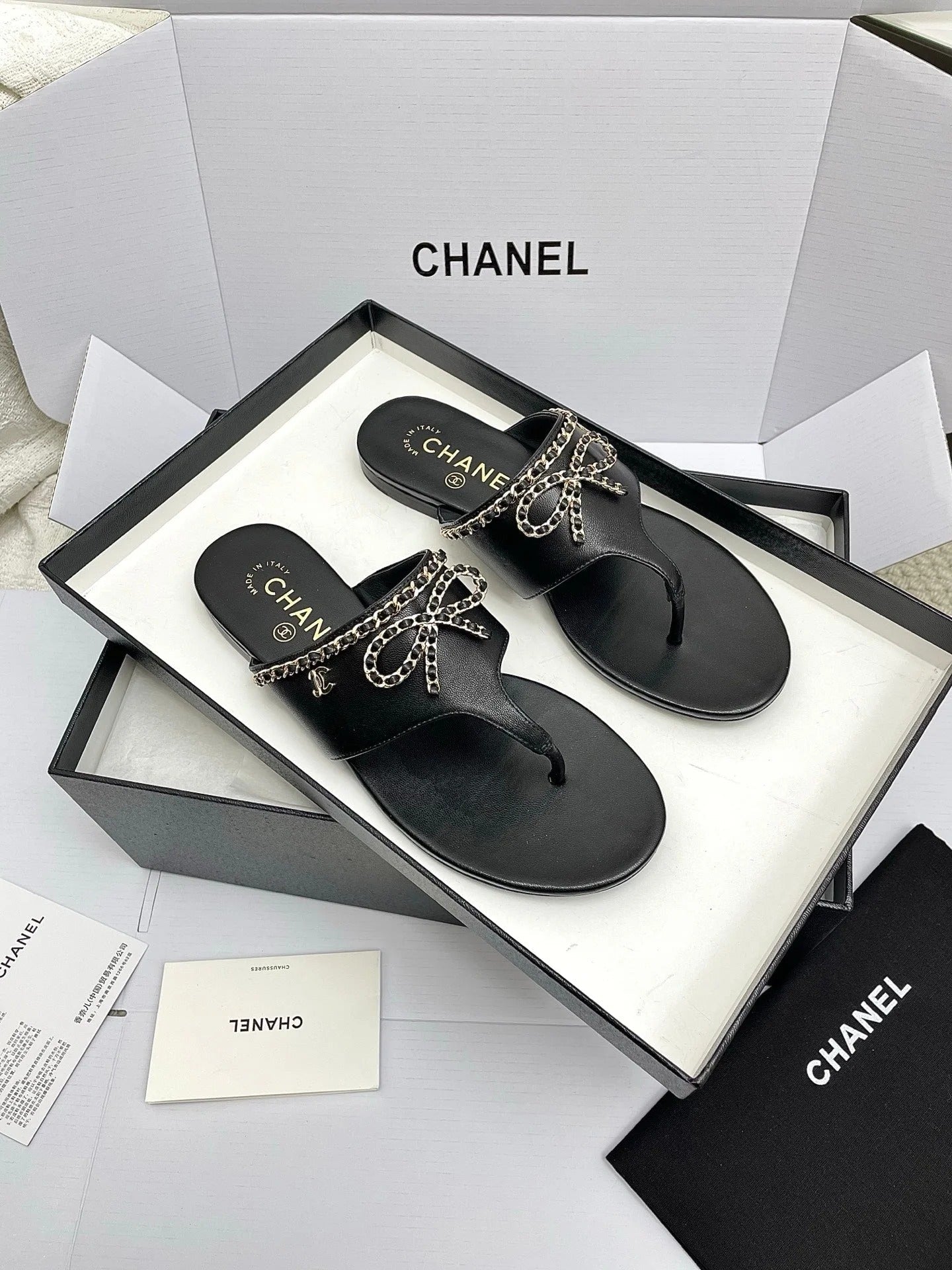 CC 26s Thong Sandals Black Sheepskin 645322