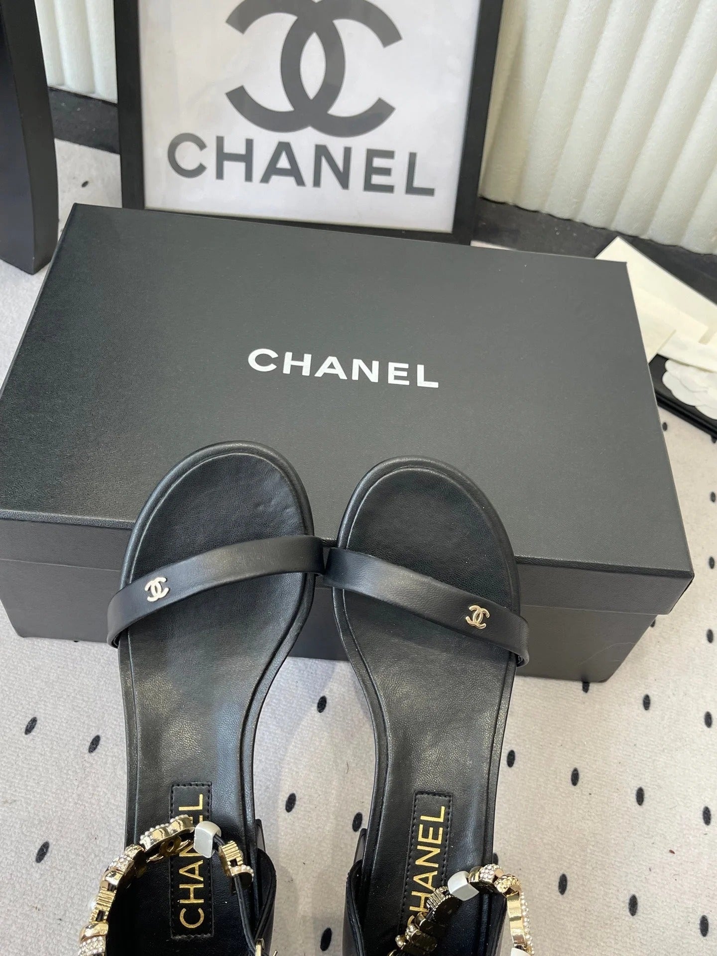 CC 26s Sandals 35 Black Sheepskin 650102