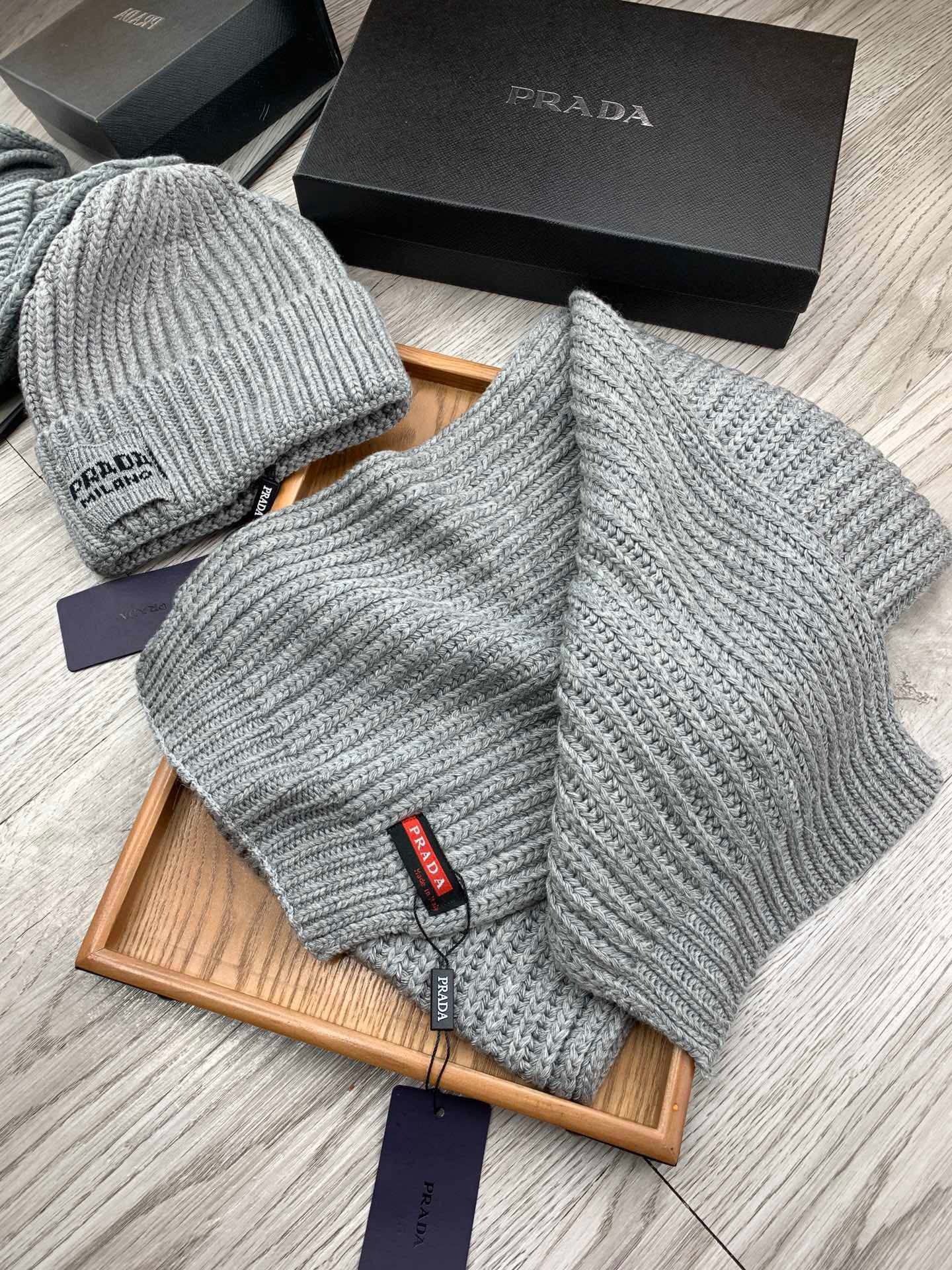 SET SCARF AND HAT IN PALE GRAY WOOL AND RABBIT FUR 388992