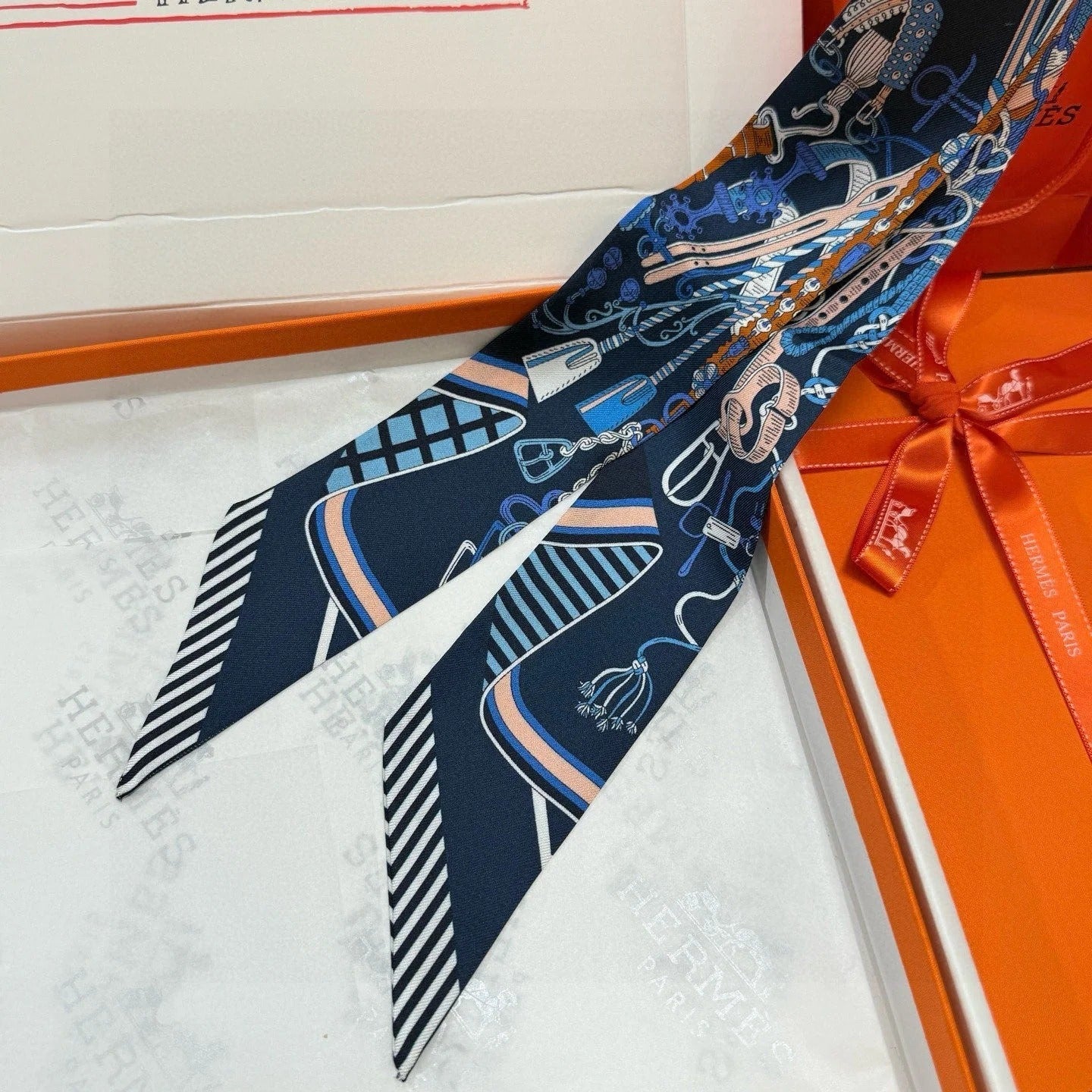 HERMES 25S SCARF 90 IN SILK 853146