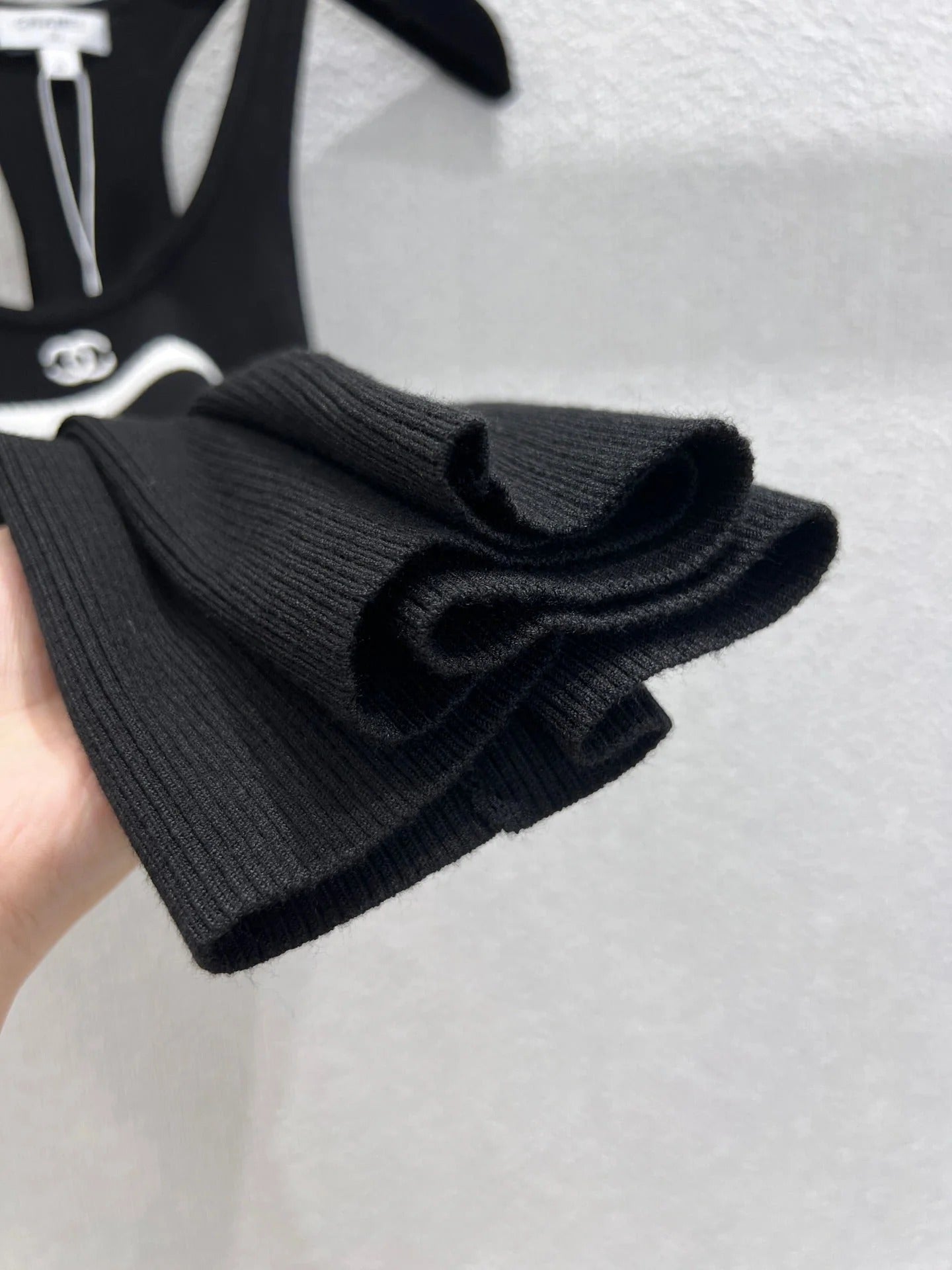 CHANEL SLEEVELESS TOP STYLE 66