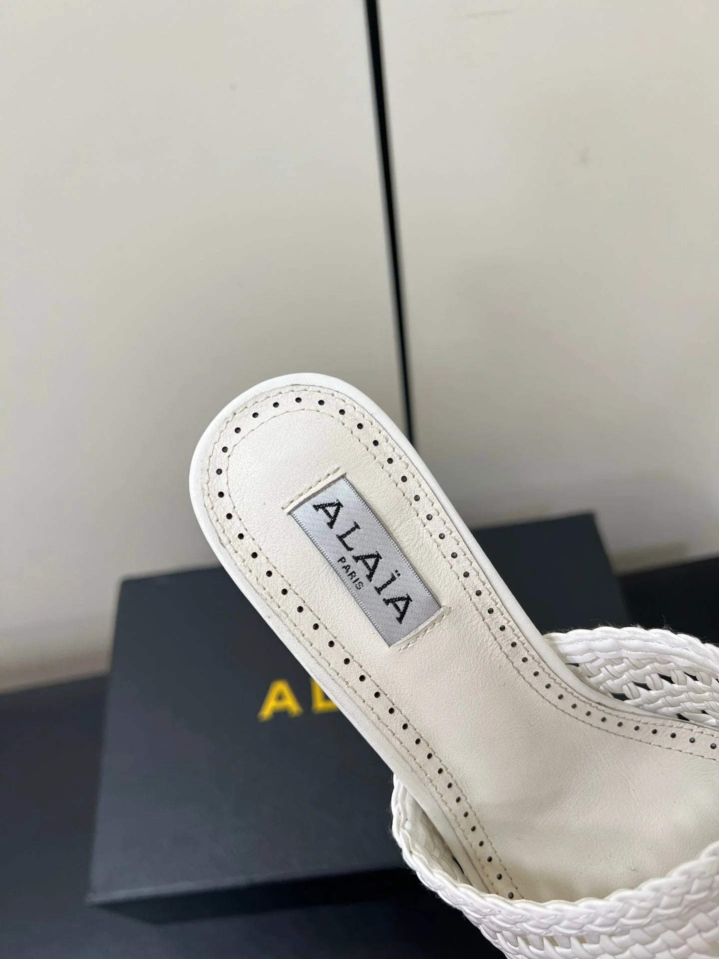 Alaia High Heel 25s 70 Mm In White Lambskin With Woven Pattern