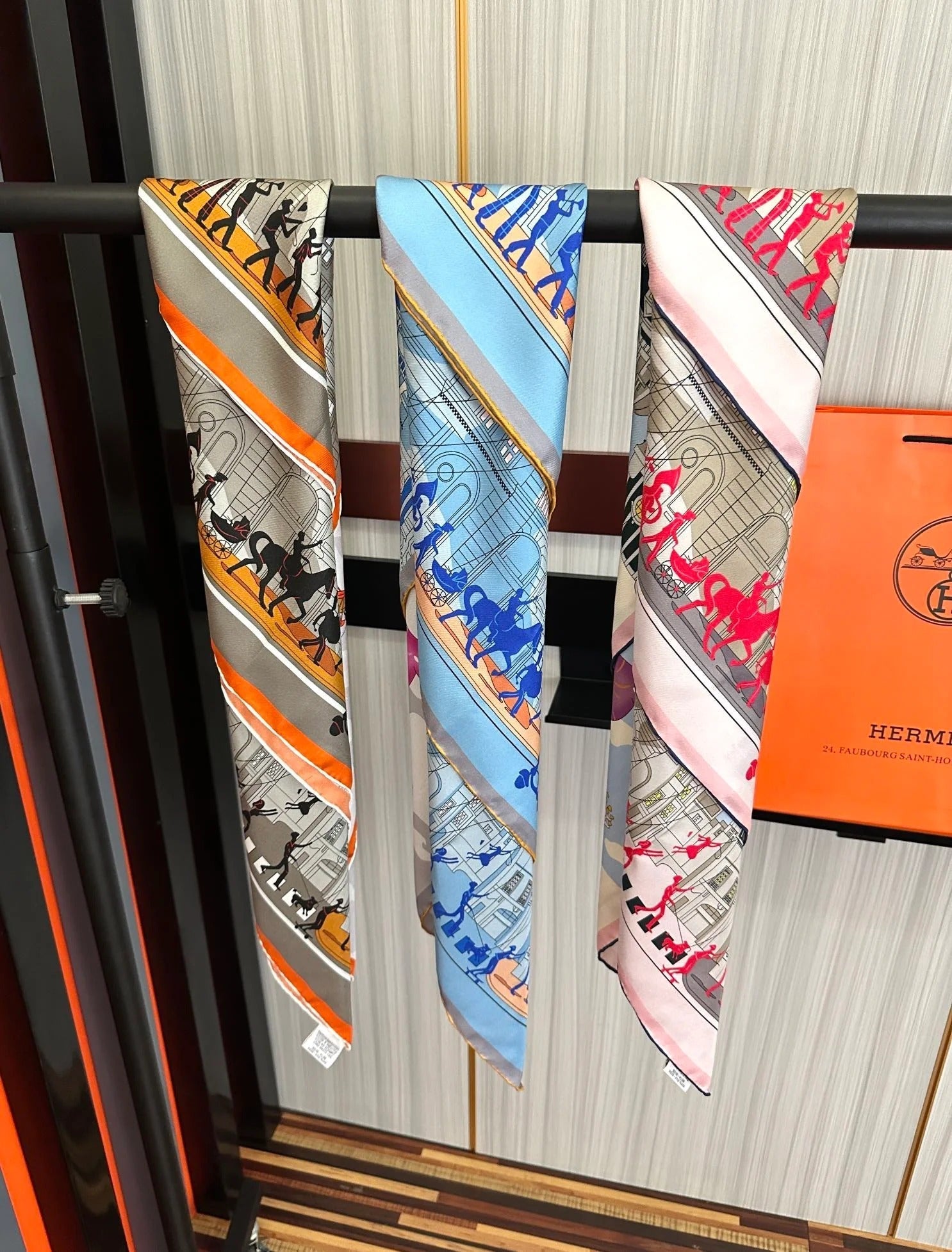 HERMES 25S SCARF 90 IN SILK 730546