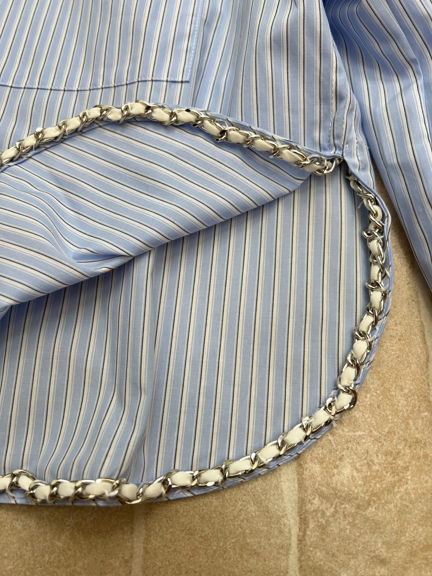 CHANEL 25S STRIPED-COLLAR SHIRT 620422