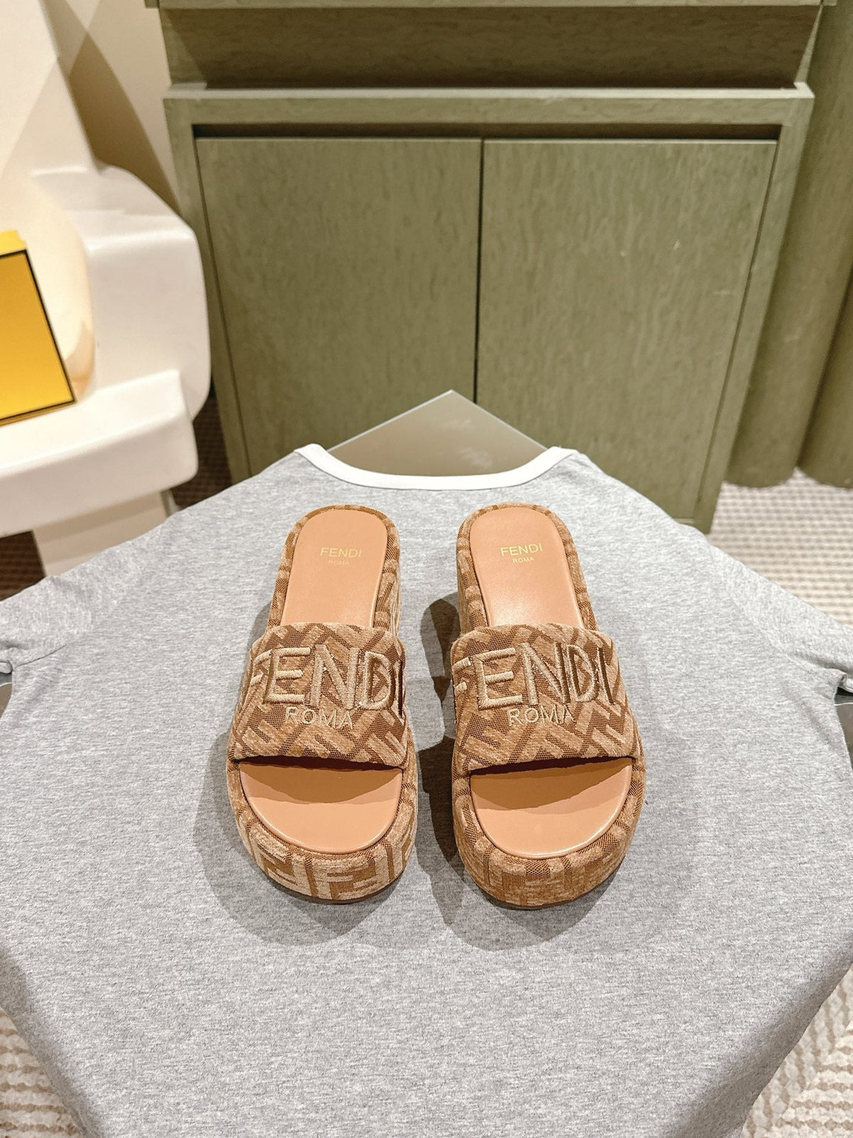 Fendi 26S Platform Sandals Brown And Black Fabric
