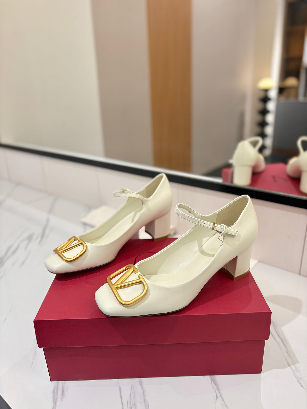 Valentino 26S Mary Jane Heels 6cm In White Smooth Calfskin With Gold Hardware