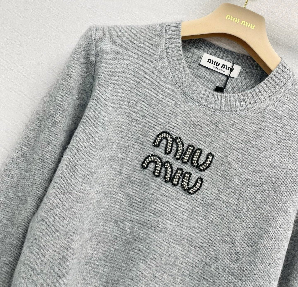 Miu 26FW Cropped Logo Sweater Wool 440339