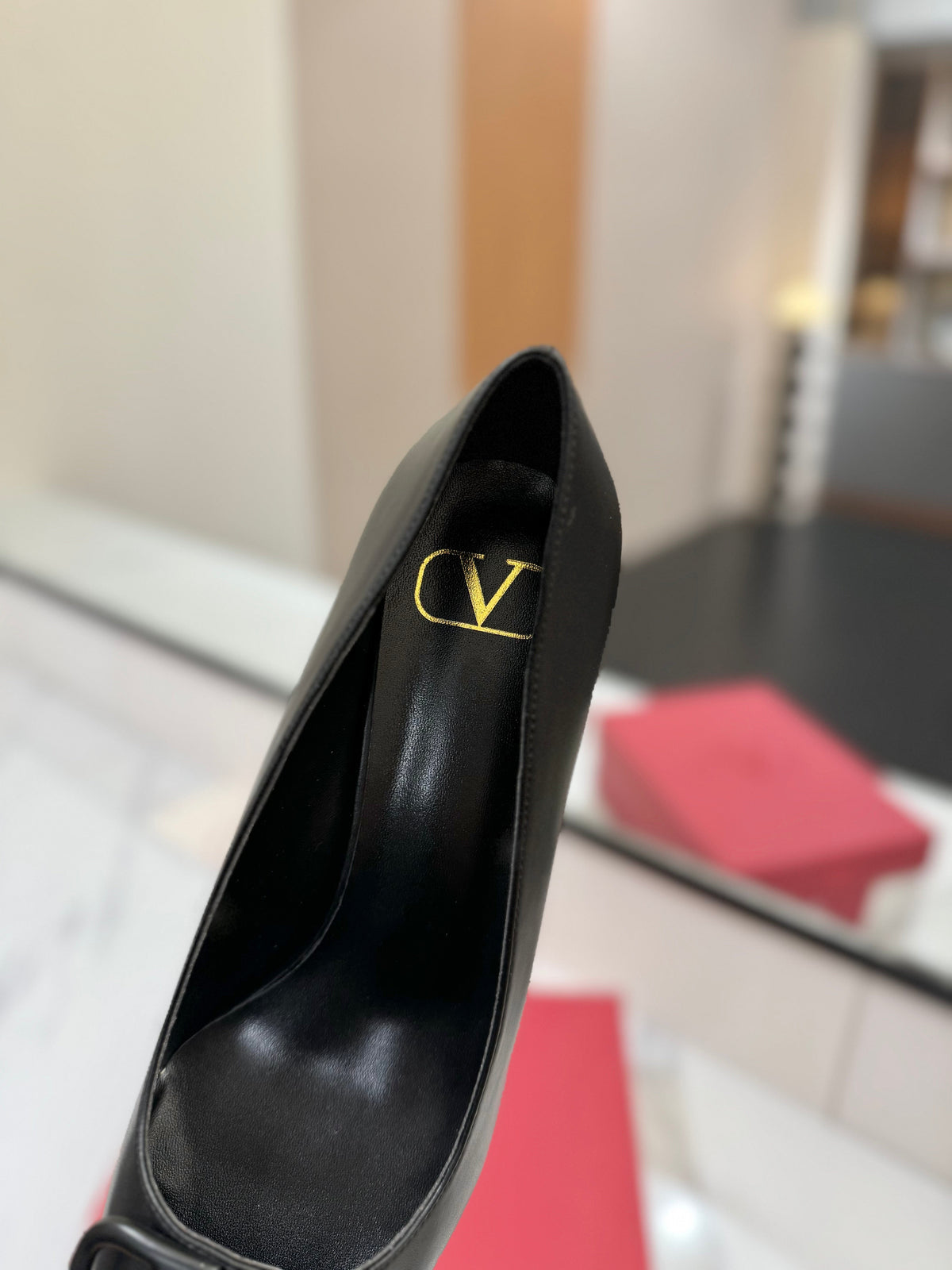 Valentino 26S High Heels 7.5cm In Black Smooth Calfskin