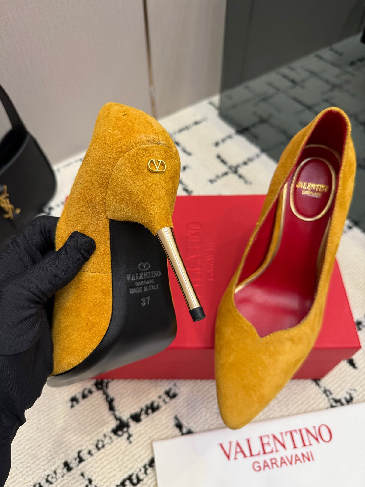 Valentino 26S High Heels 10cm In Mustard Yellow Suede