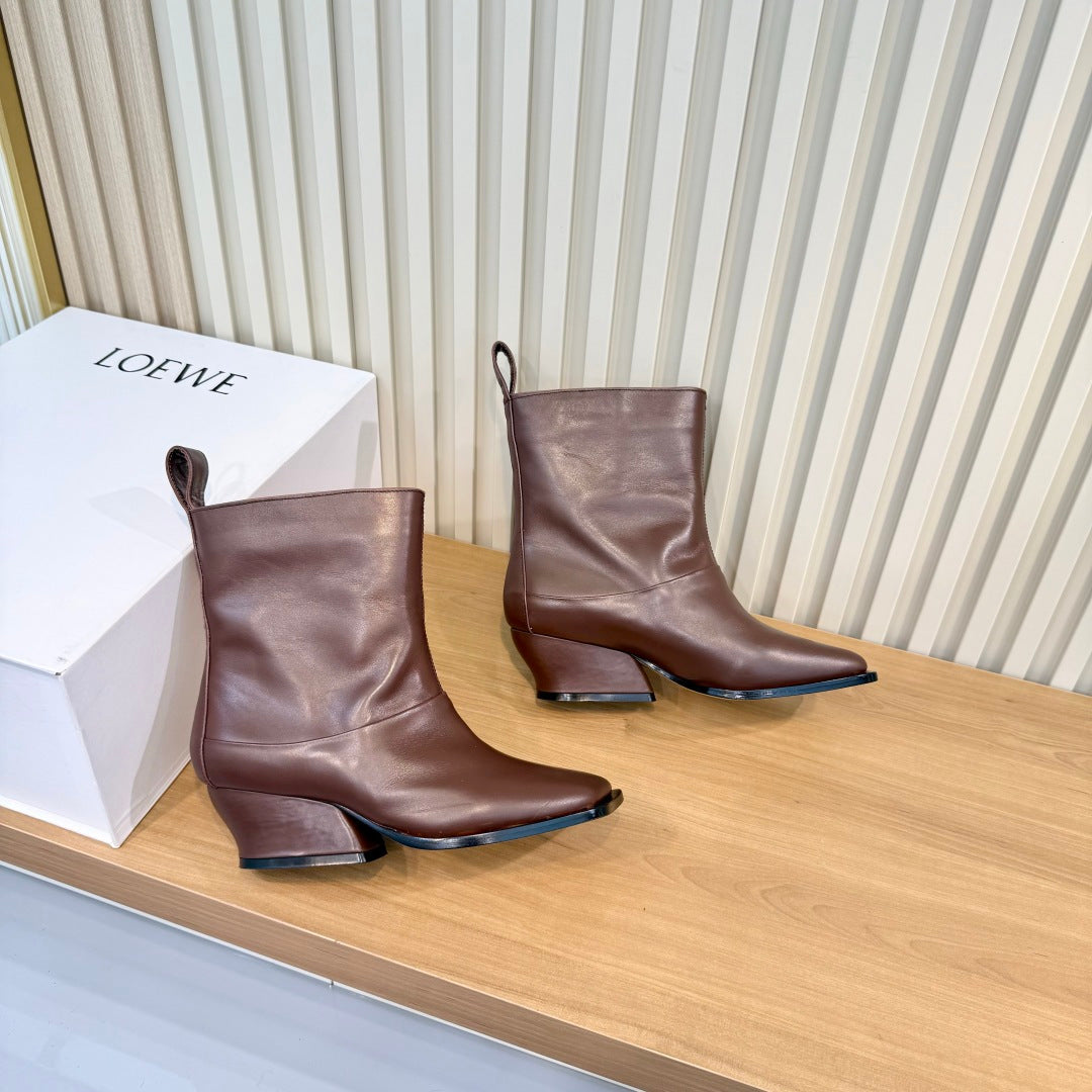 Loewe 2026 Onda Ankle Boots Cowhide 147545