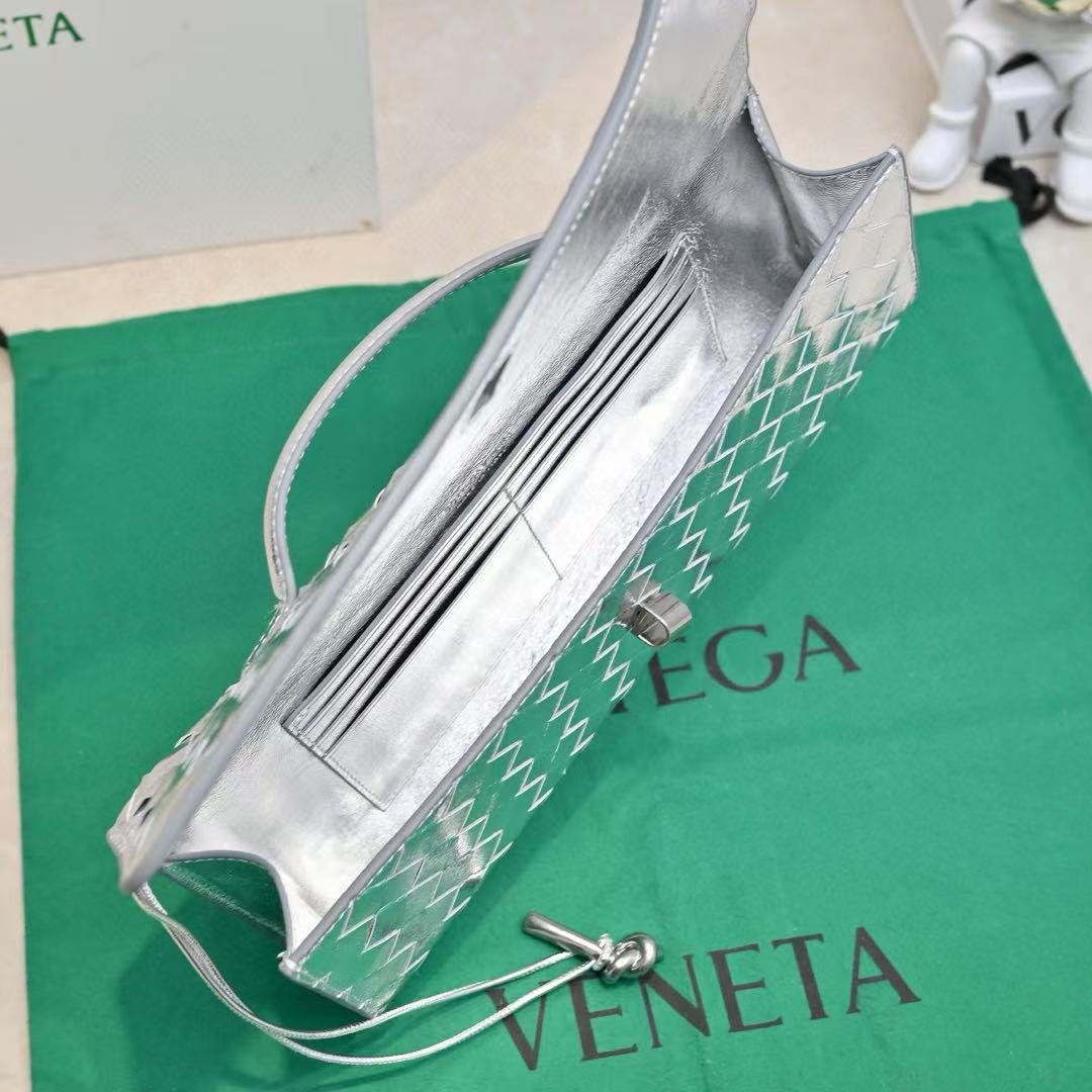 BV Long Clutch Andiamo With Handle 31cm Sliver Metalic Calfskin