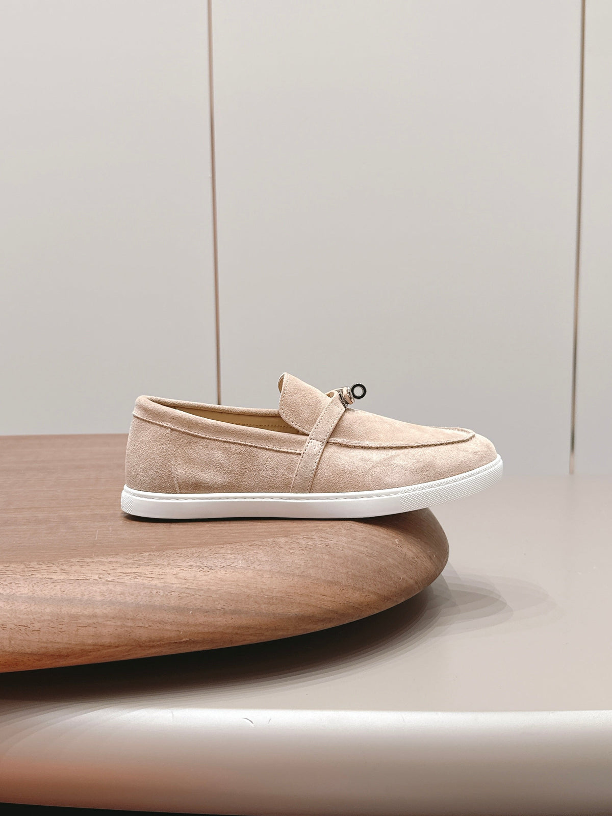 HM 26S Kelly Paris Loafers Sand Brown Suede Silver Hardware