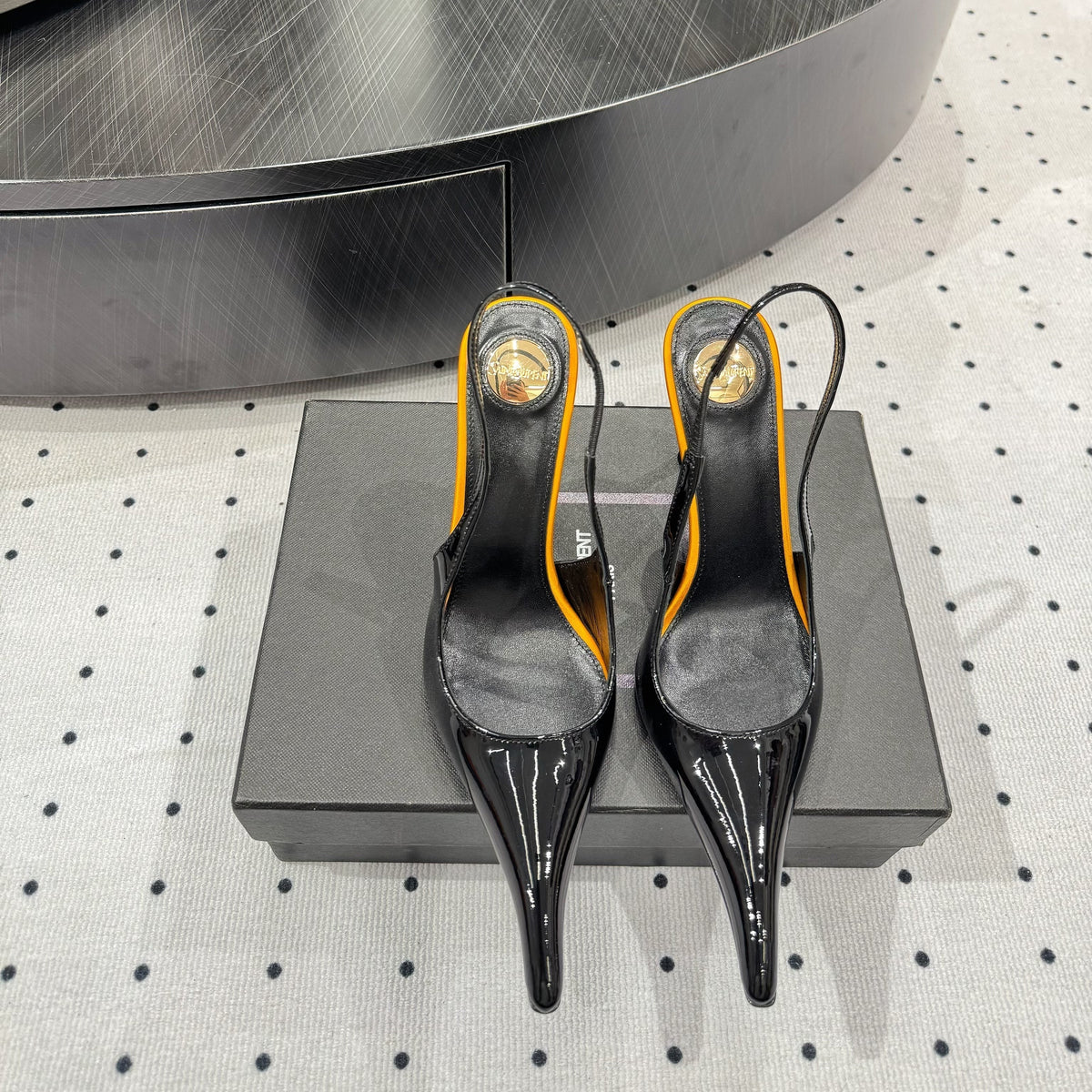 YSL 26s Pointed-Toe Slingback Heels 10.5cm Black Orange Patent Calfskin