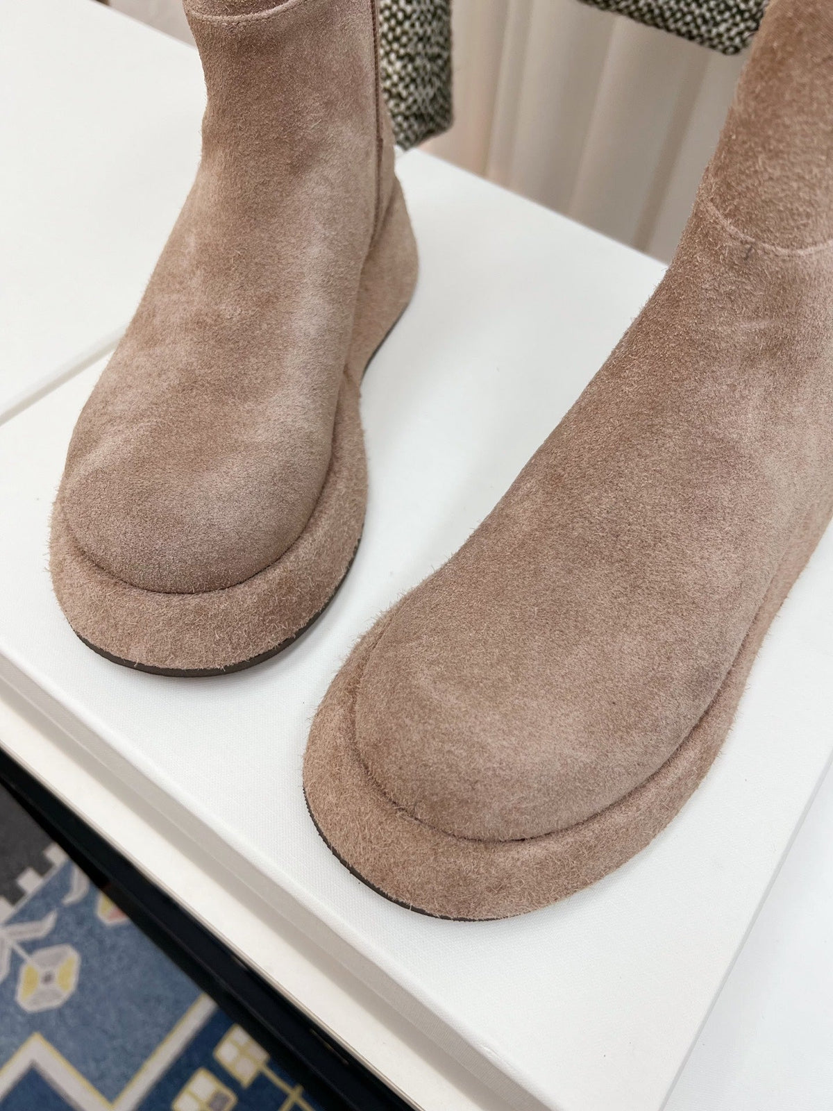 TR 26S Platform Ankle Boots 4cm Side Zip Beige Suede 140946