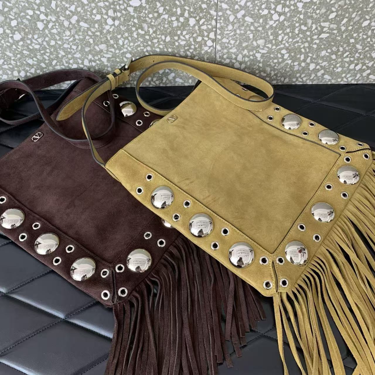 VT Nellcôte Shoulder Bag With Fringes Brown Suede