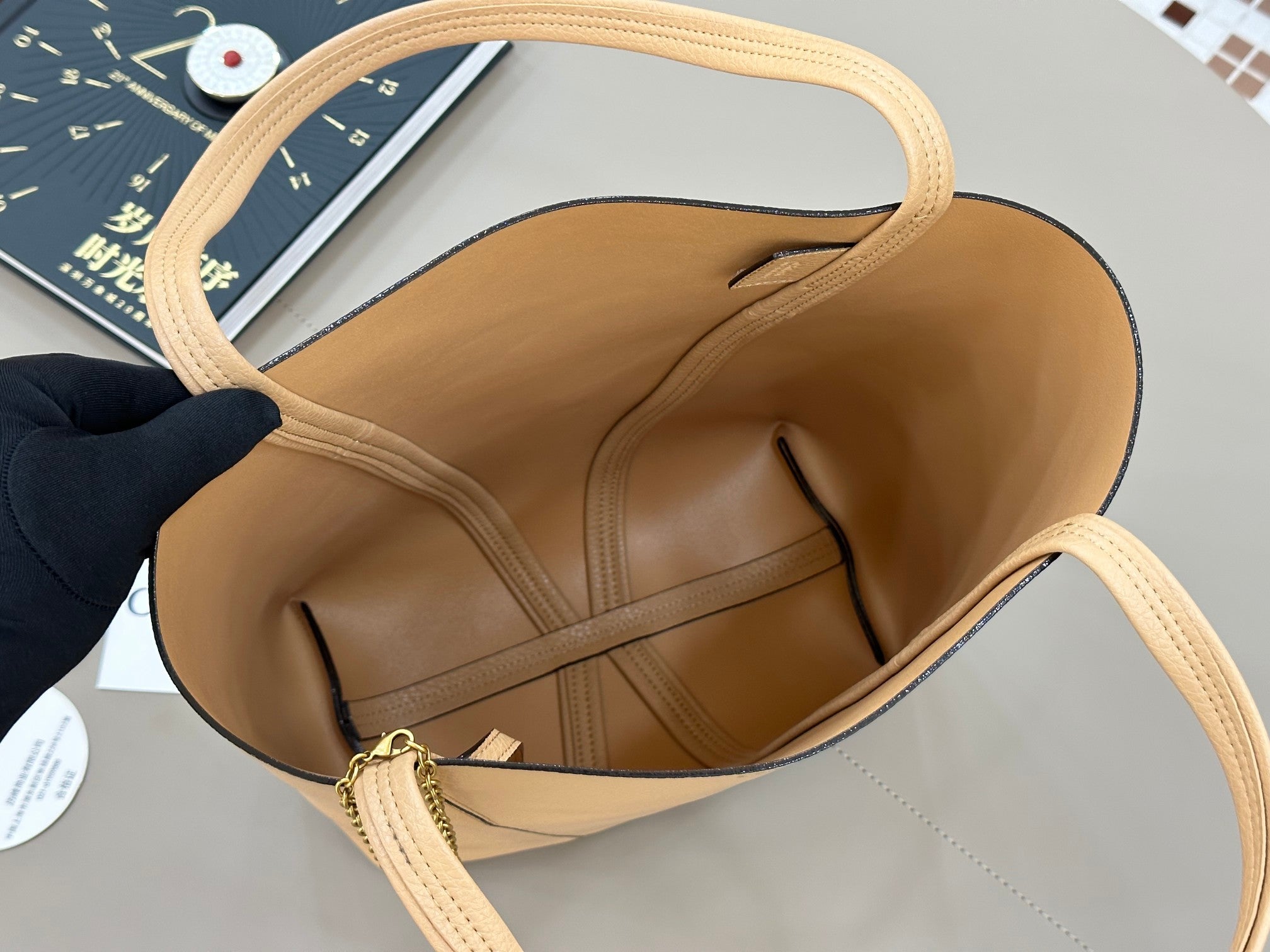 Chloe Spin Tote Bag Medium 27cm Beige Calfskin 272302