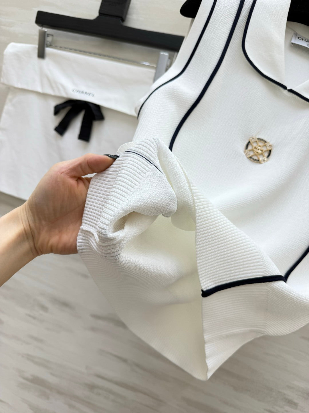 CC 26 Classic Preppy Vest White in Wool Knitwear 379455