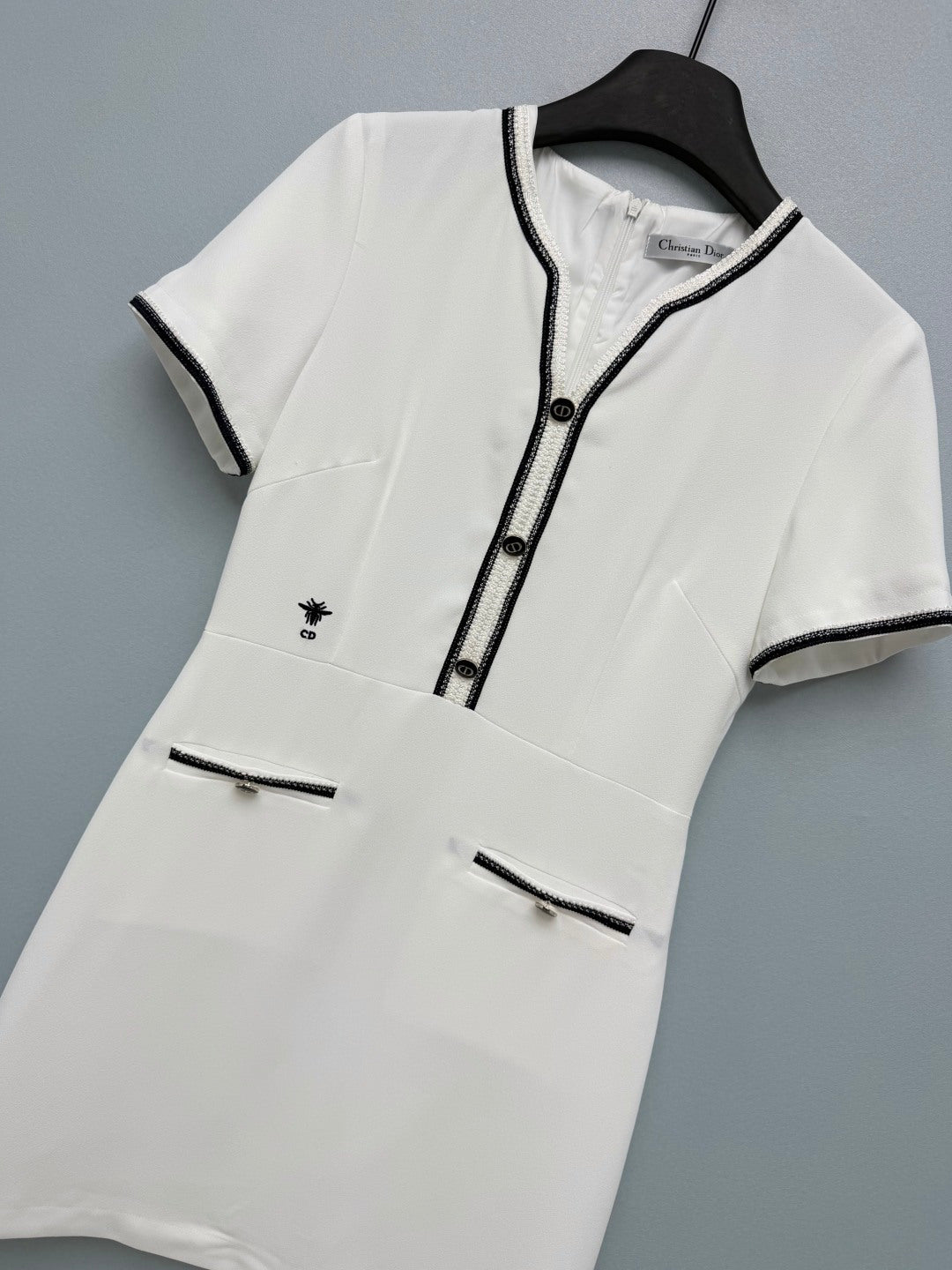 CD 26 Waist-Defining Short-Sleeve Dress White in Wool Knitwear and Cotton Blend 386807
