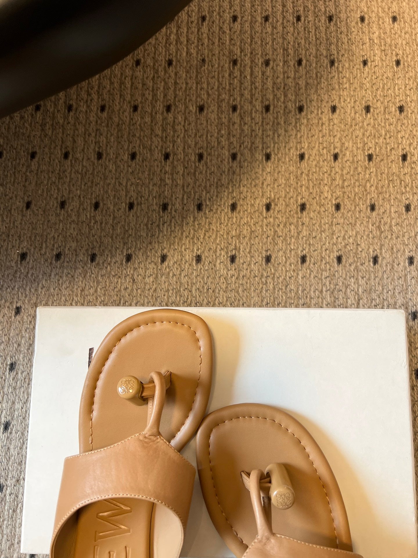 Loew 26 Flip-Flops Light Brown in Cowhide 803538