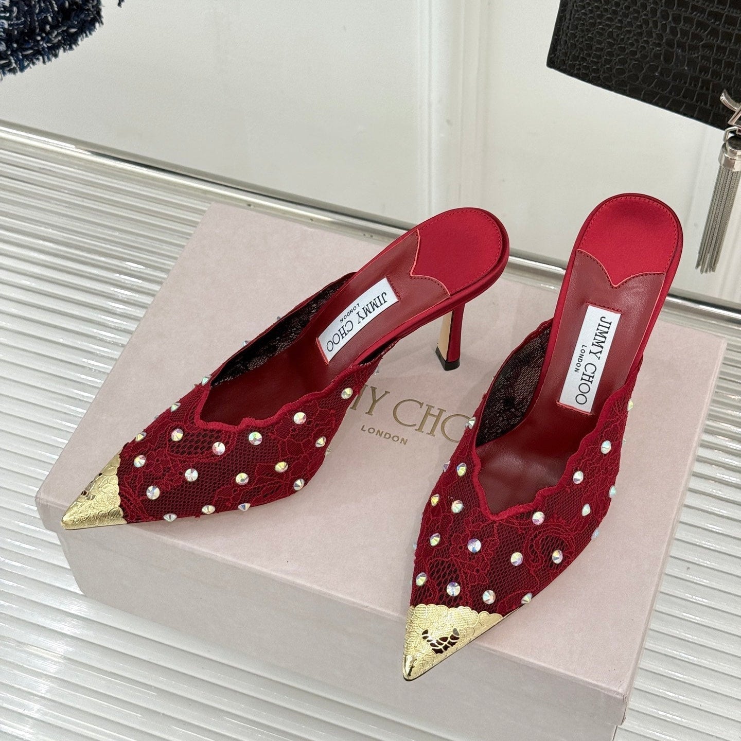 Jimmy Rhinestone Toe High-Heeled 10 Sandals Red in Lace Metallic 803385